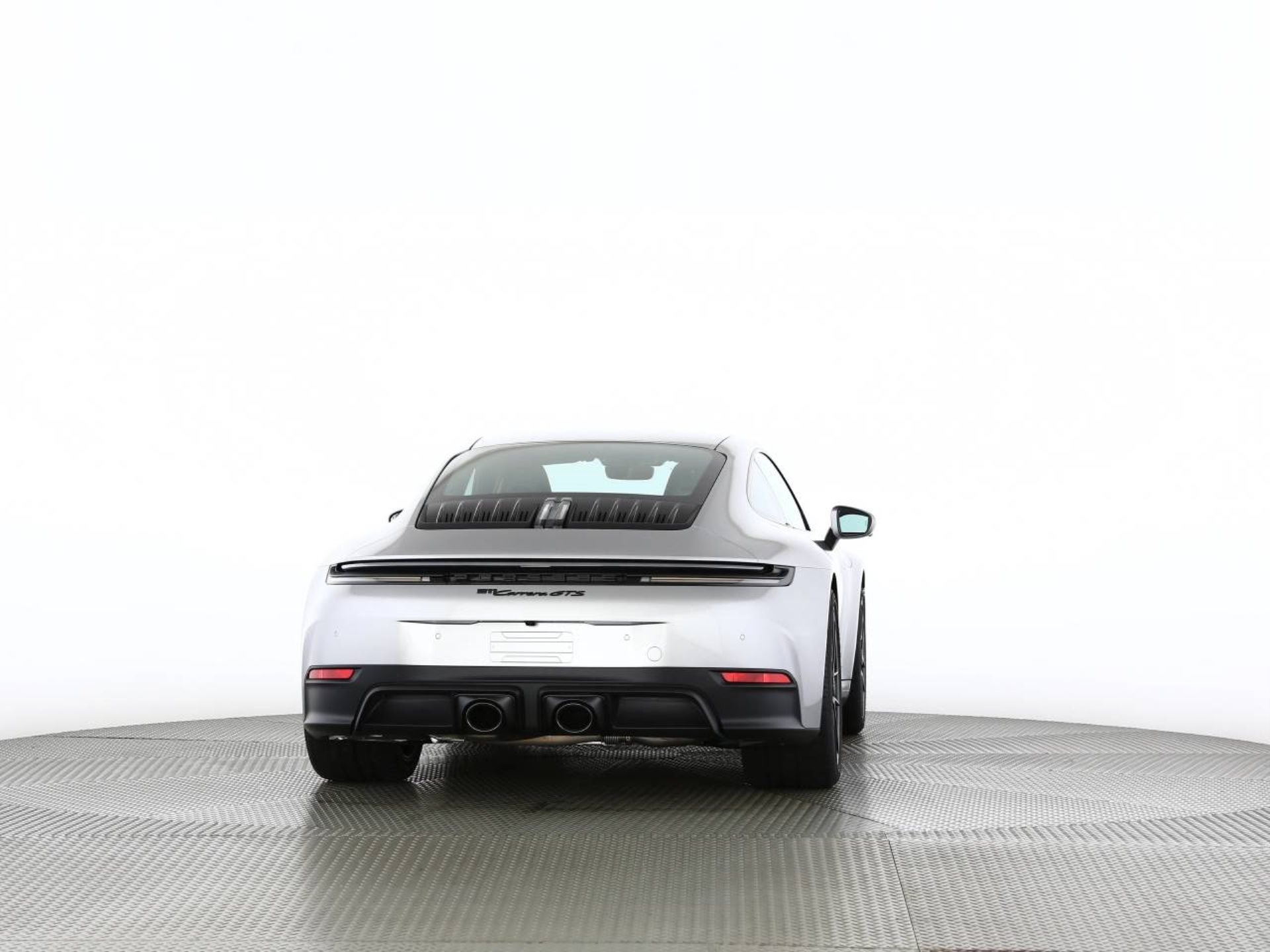 PORSCHE 911 Carrera GTS-image-5