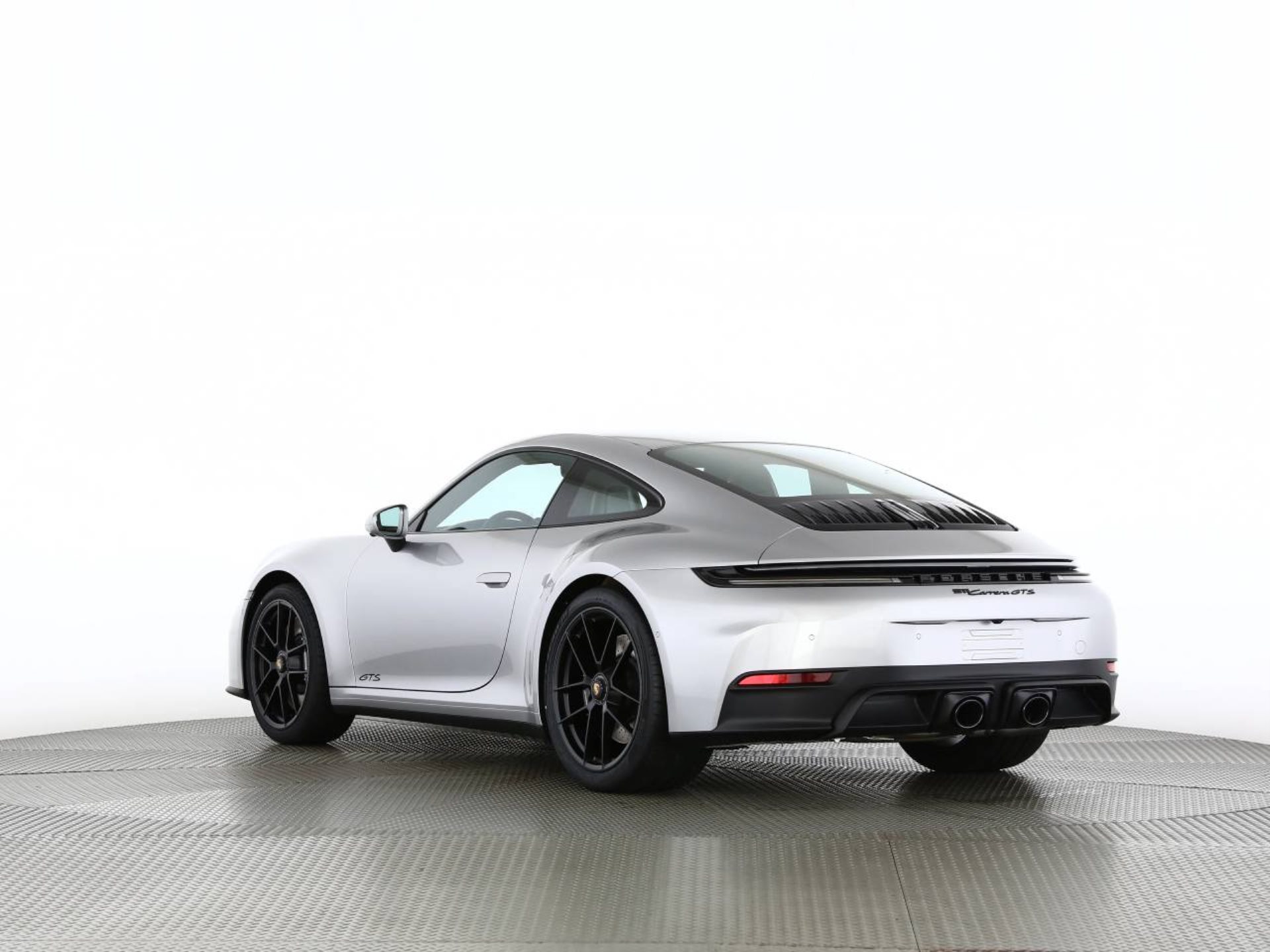 PORSCHE 911 Carrera GTS-image-8