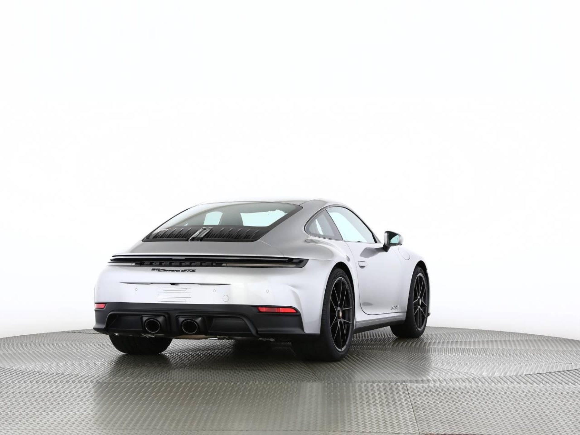 PORSCHE 911 Carrera GTS-image-6