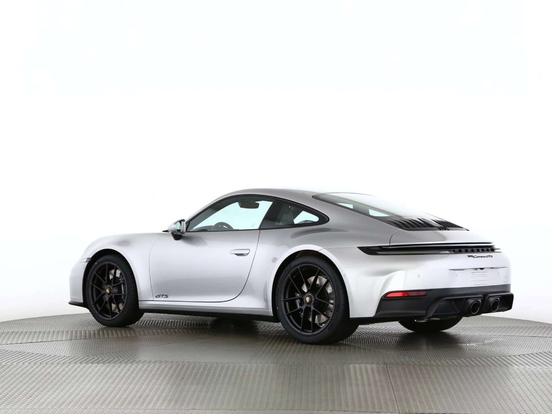 PORSCHE 911 Carrera GTS-image-9