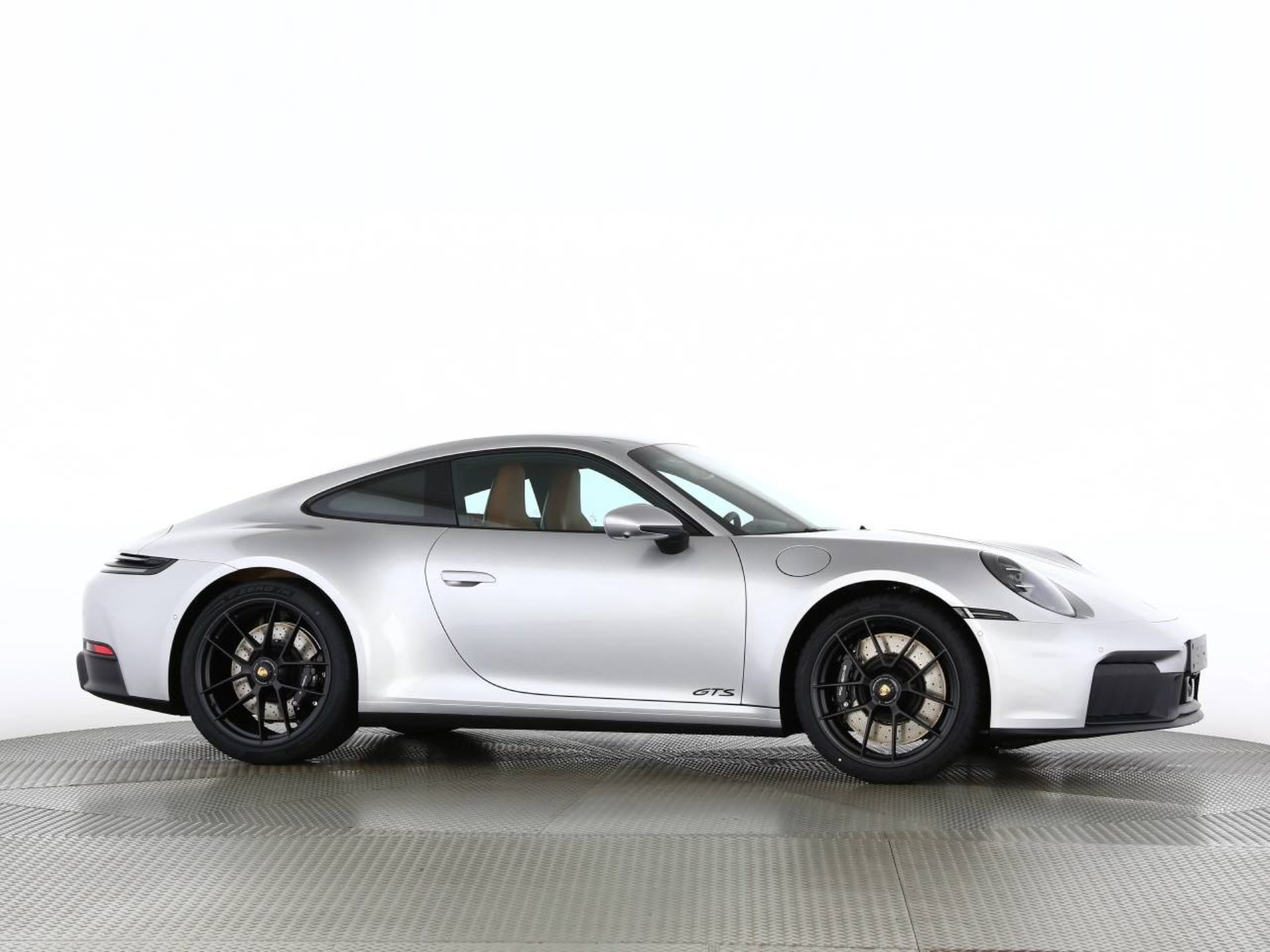 PORSCHE 911 Carrera GTS-image-22