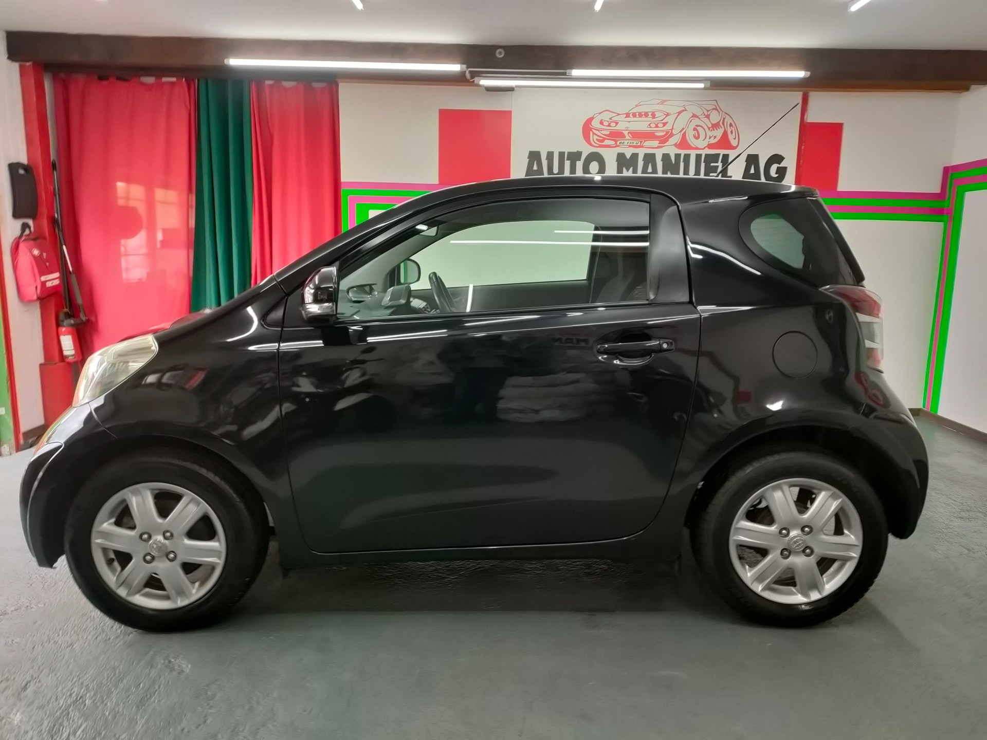 TOYOTA iQ 1.0 VVT-i Linea Terra-image-3