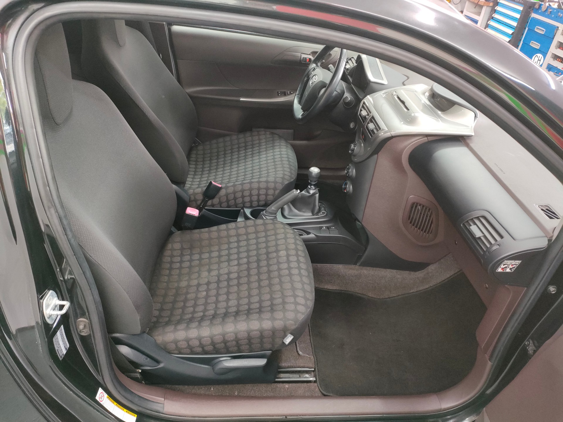 TOYOTA iQ 1.0 VVT-i Linea Terra-image-10