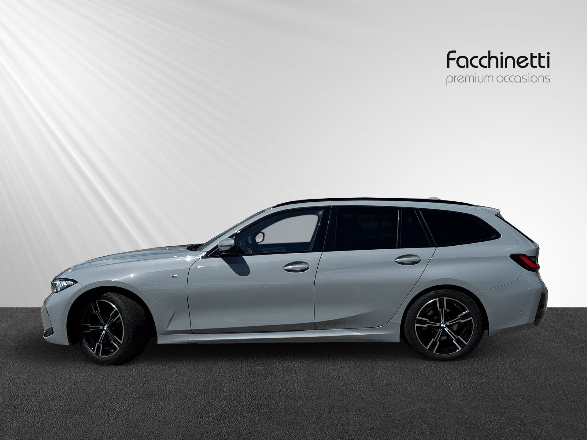 BMW 320d xDrive 48V Touring Steptronic M Sport-showroom-element-1