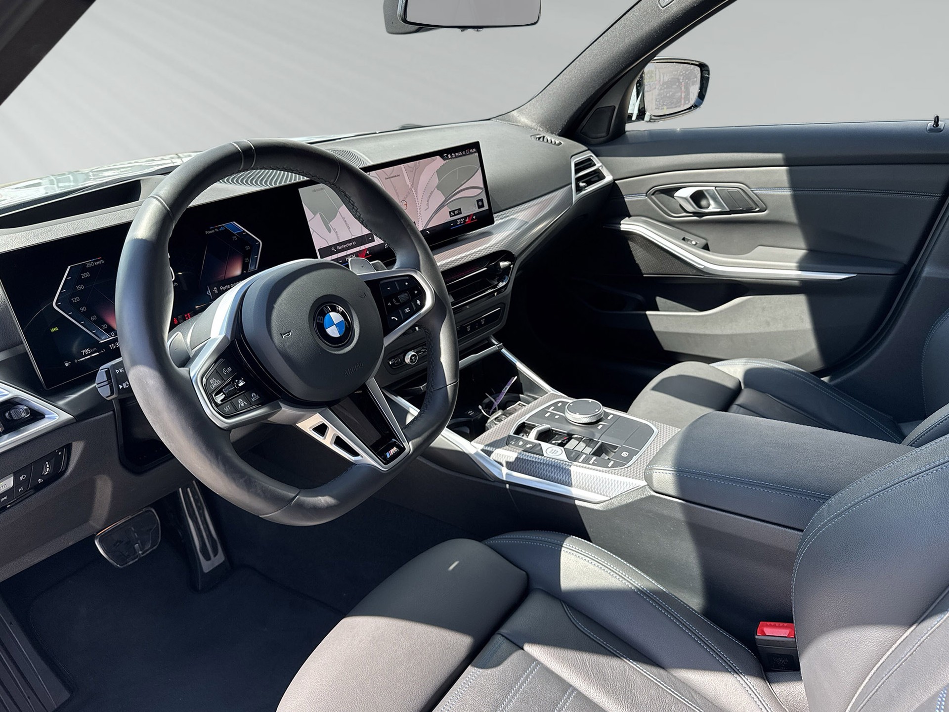 BMW 320d xDrive 48V Touring Steptronic M Sport-showroom-element-3