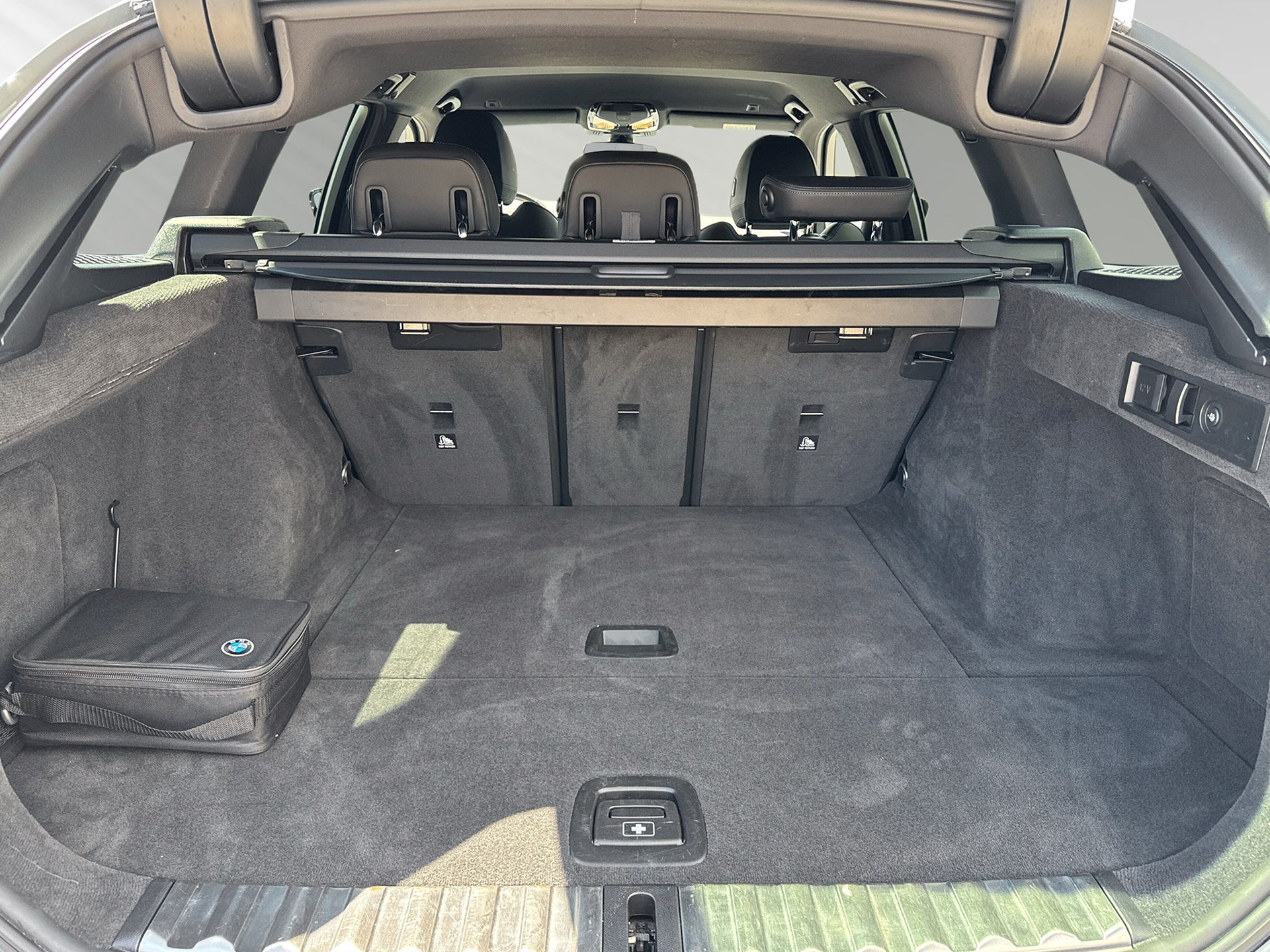 BMW 320d xDrive 48V Touring Steptronic M Sport-image-7
