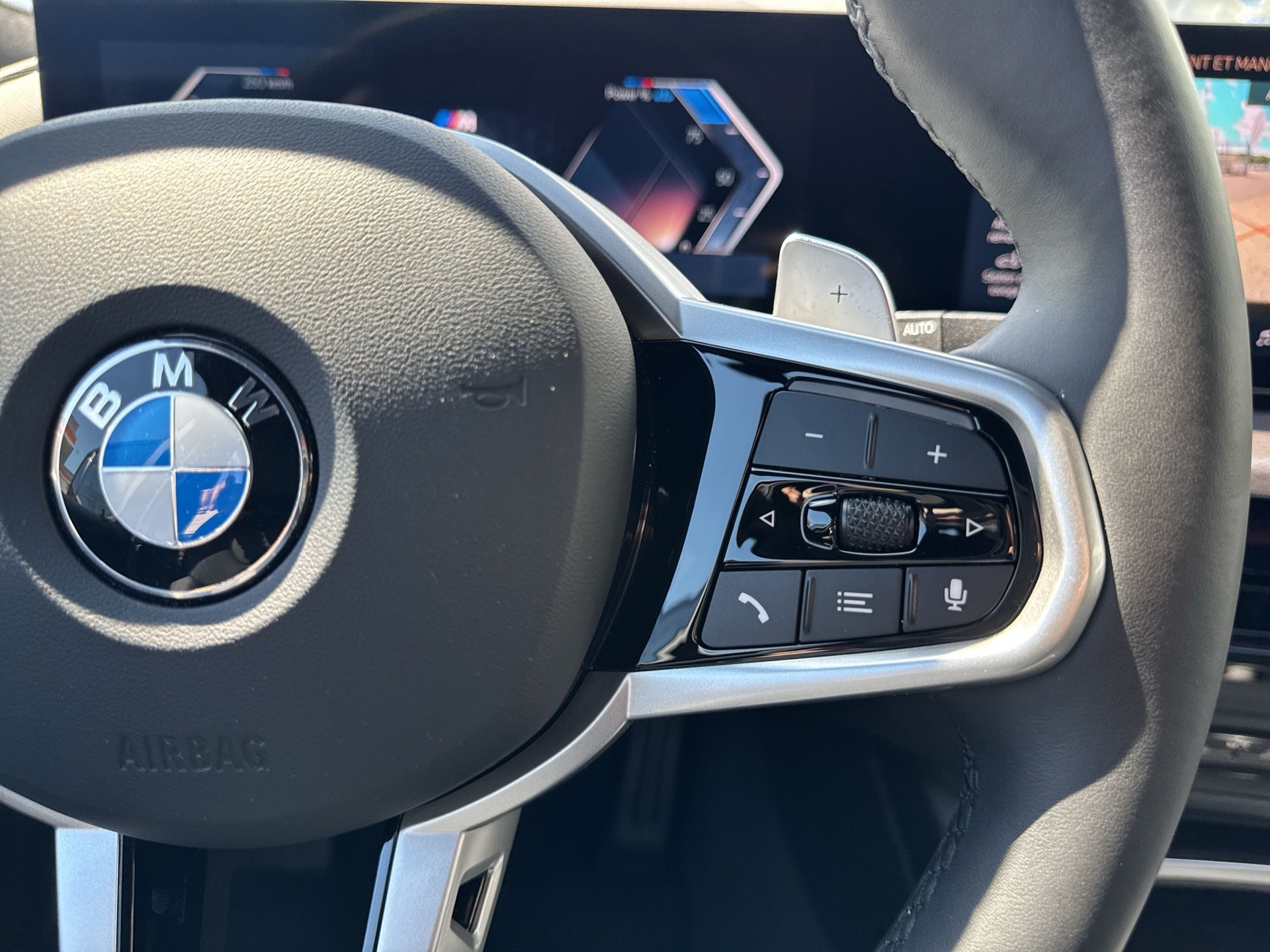 BMW 320d xDrive 48V Touring Steptronic M Sport-image-15