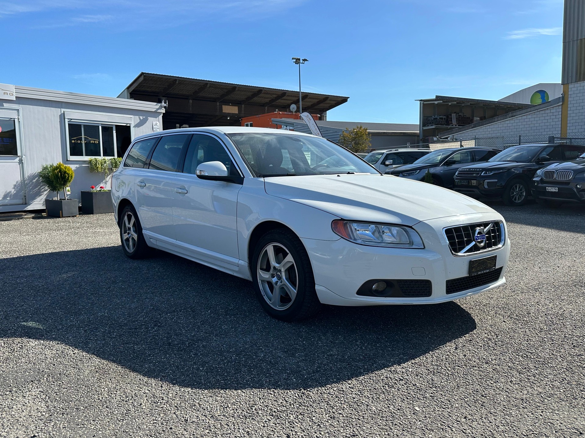 VOLVO V70 D5 AWD Momentum Geartronic-image-5