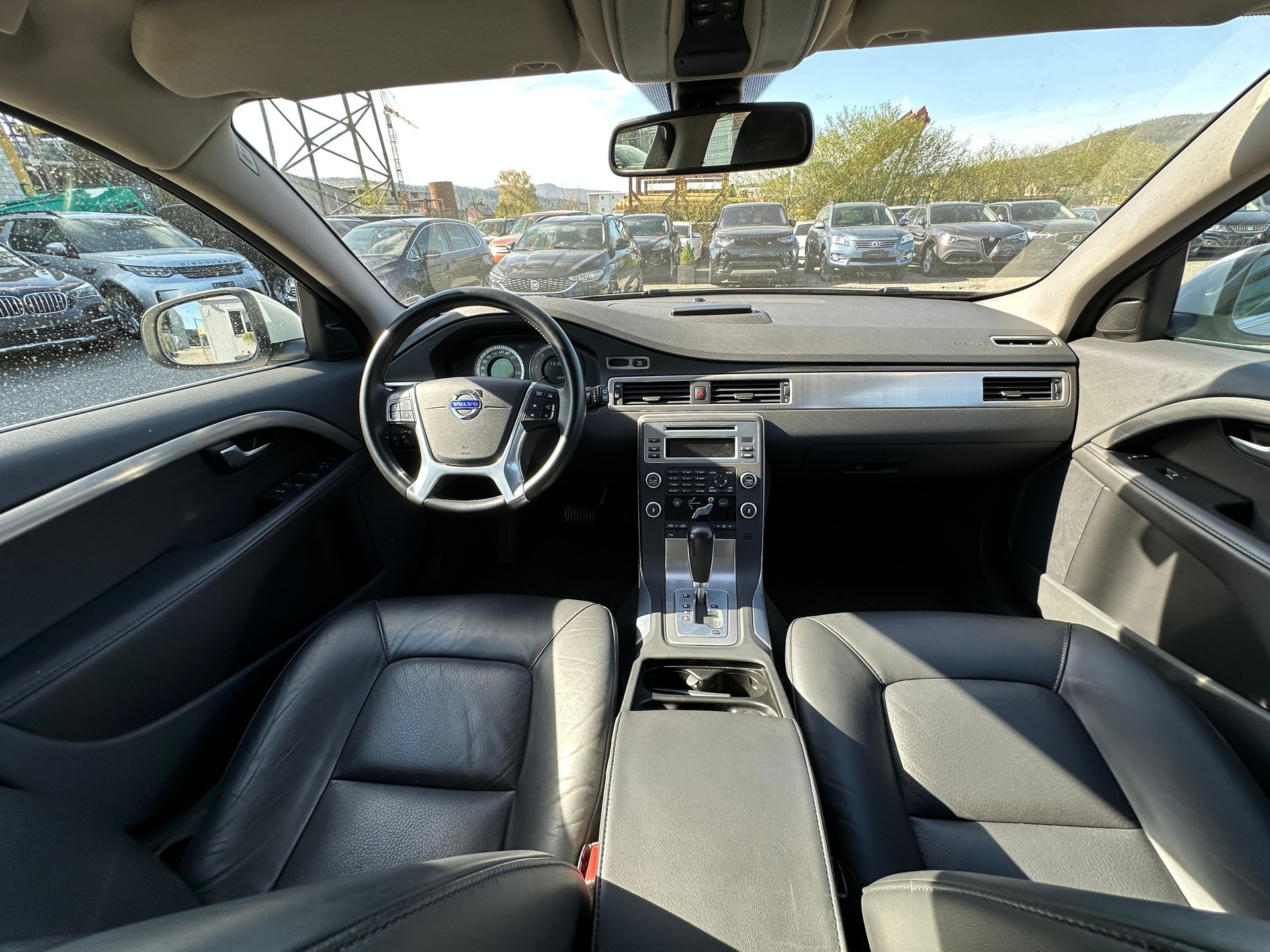 VOLVO V70 D5 AWD Momentum Geartronic-image-7