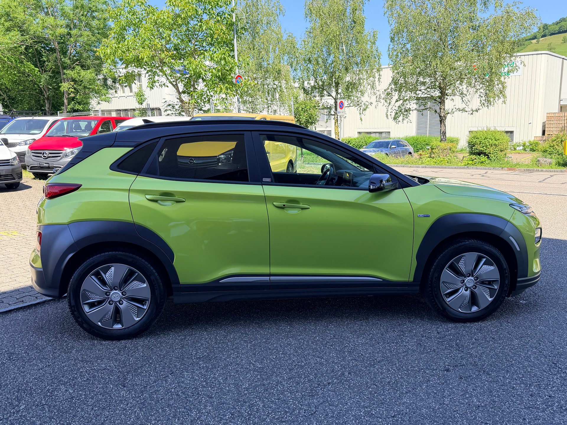 HYUNDAI Kona EV Vertex-showroom-element-1