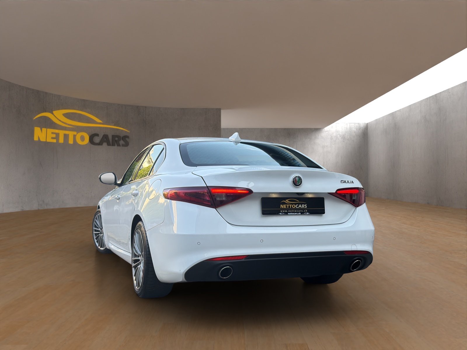 ALFA ROMEO Giulia 2.2 JTDM Super Automatic-showroom-element-1