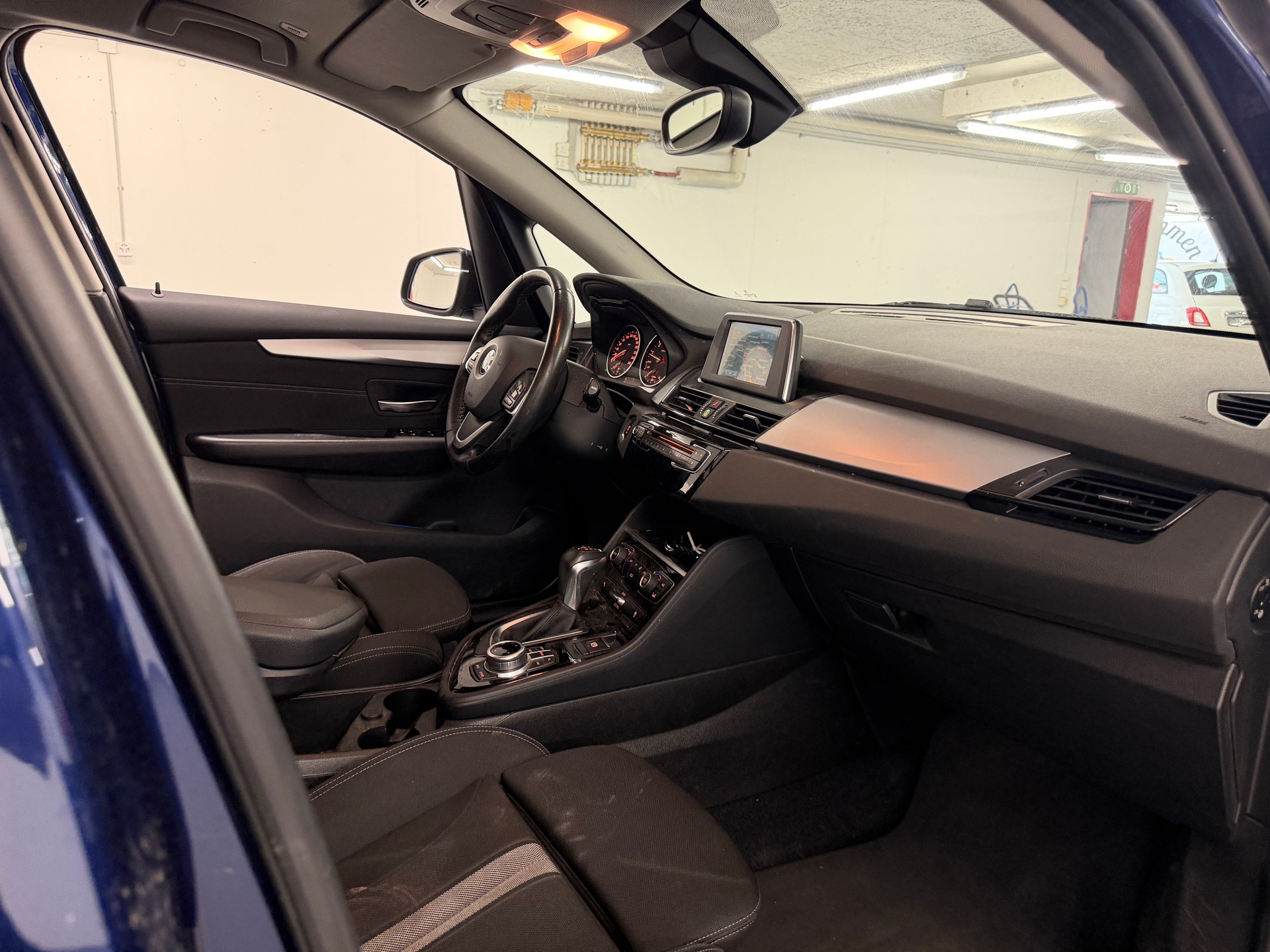BMW 214d Active Tourer Luxury Line-image-10
