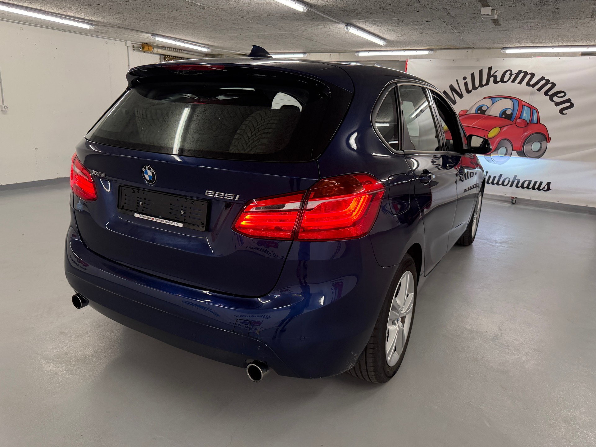 BMW 214d Active Tourer Luxury Line-image-7