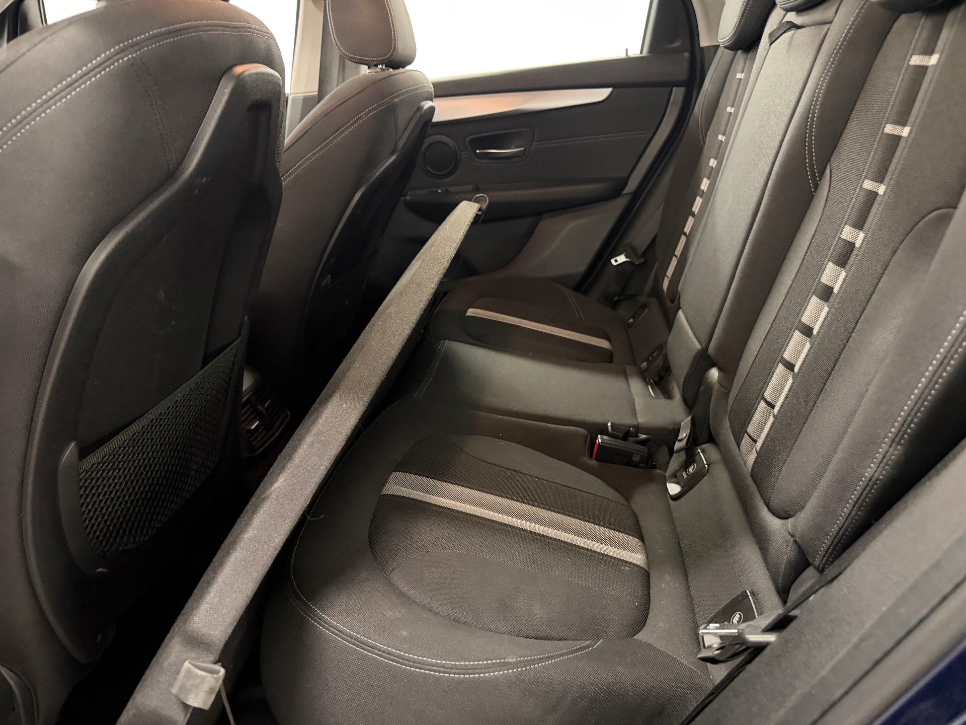 BMW 214d Active Tourer Luxury Line-image-12
