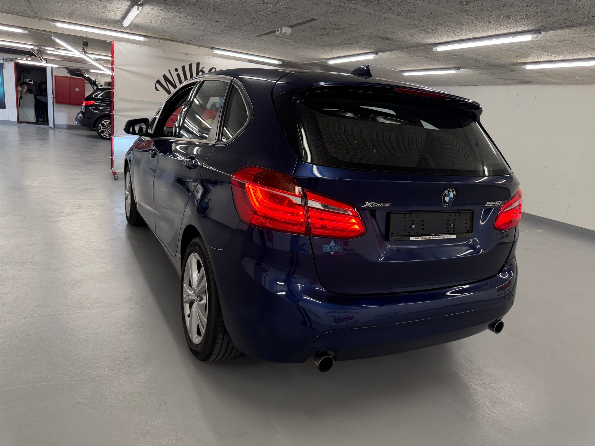 BMW 214d Active Tourer Luxury Line-image-6