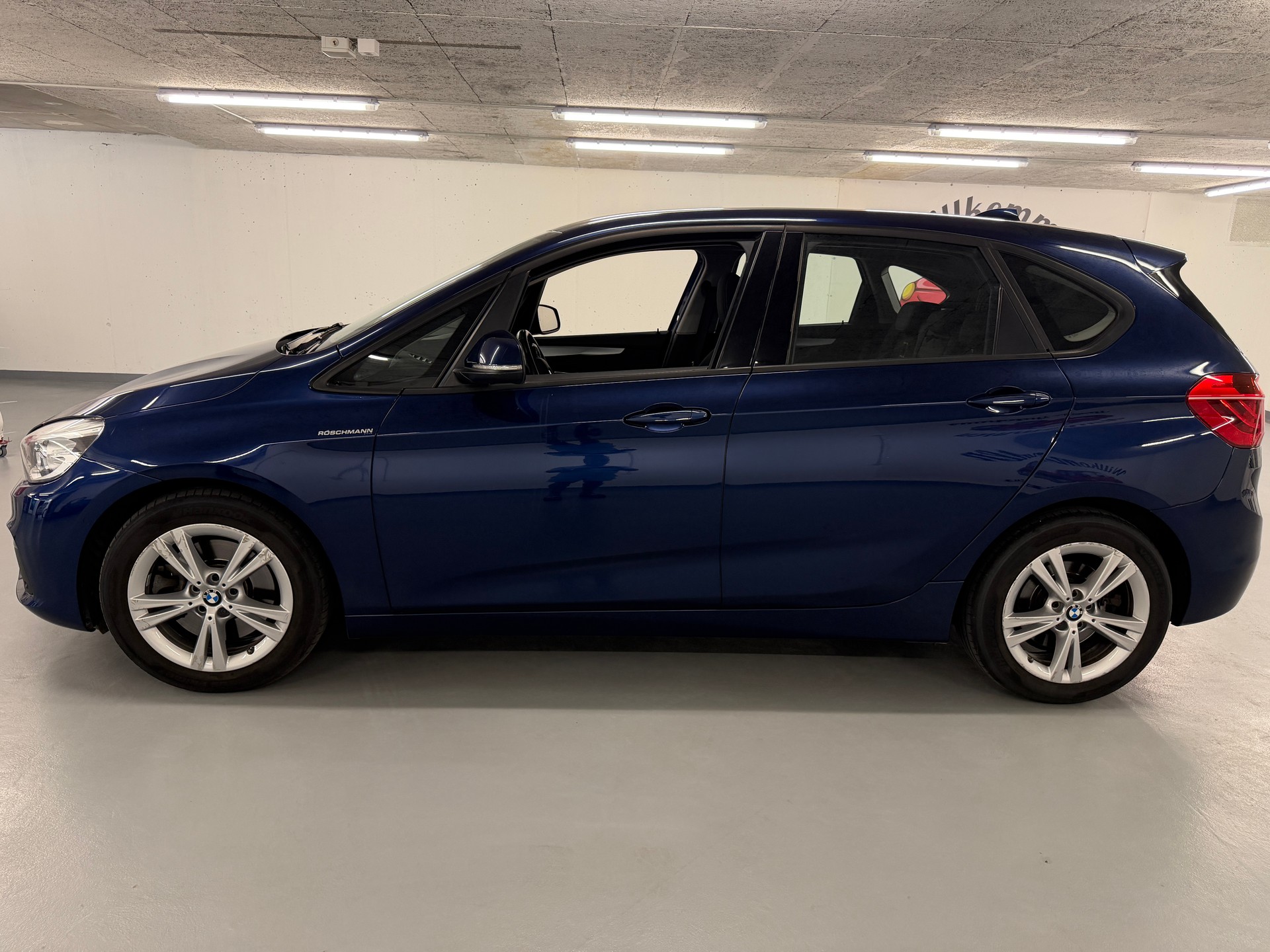 BMW 214d Active Tourer Luxury Line-image-4