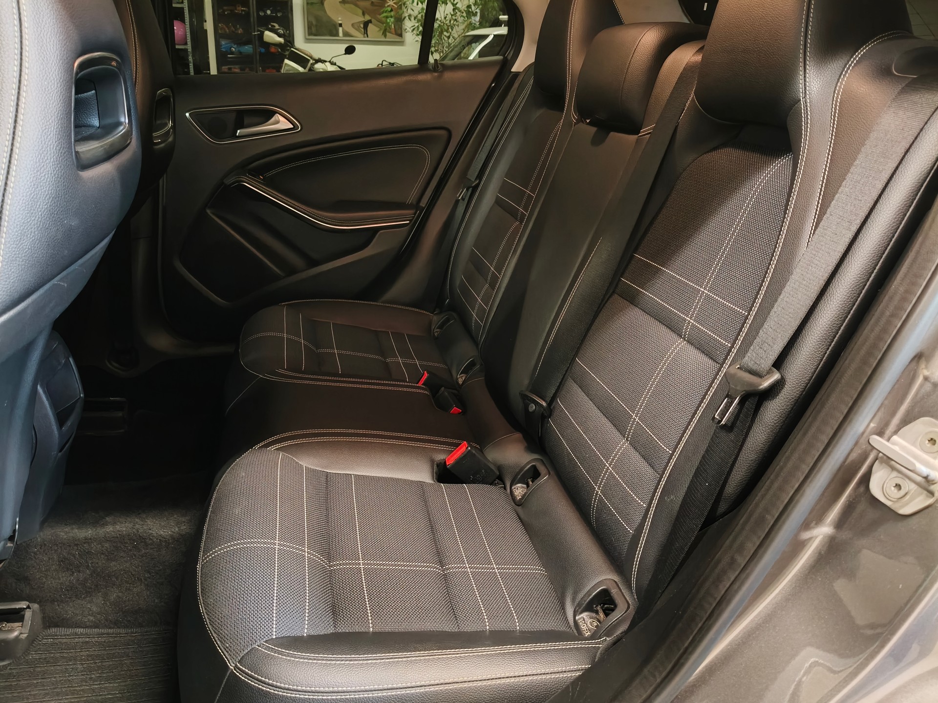 MERCEDES-BENZ GLA 220 CDI Urban 4Matic 7G-DCT-image-20