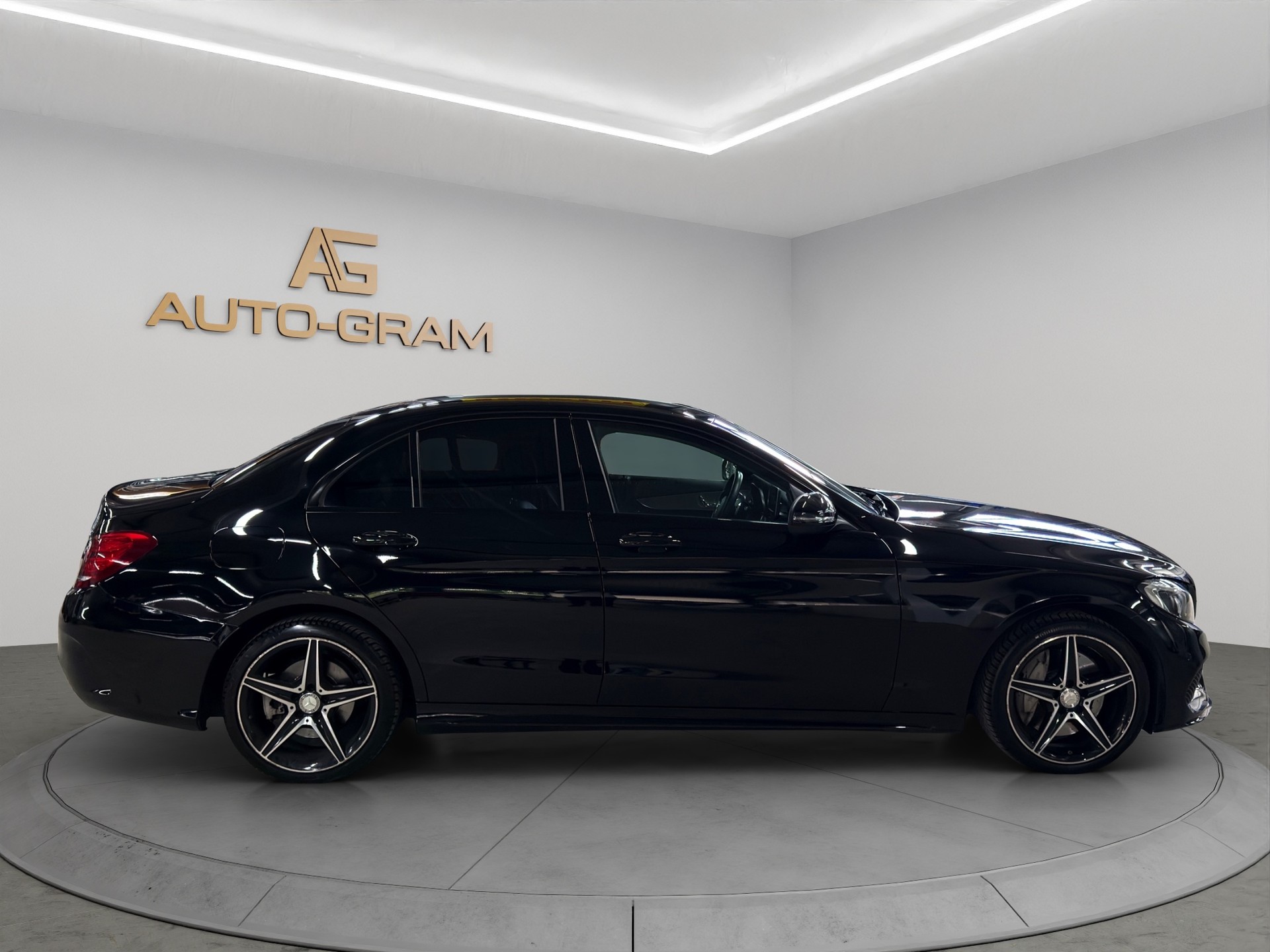 MERCEDES-BENZ C 300 AMG Line 7G-Tronic-image-6