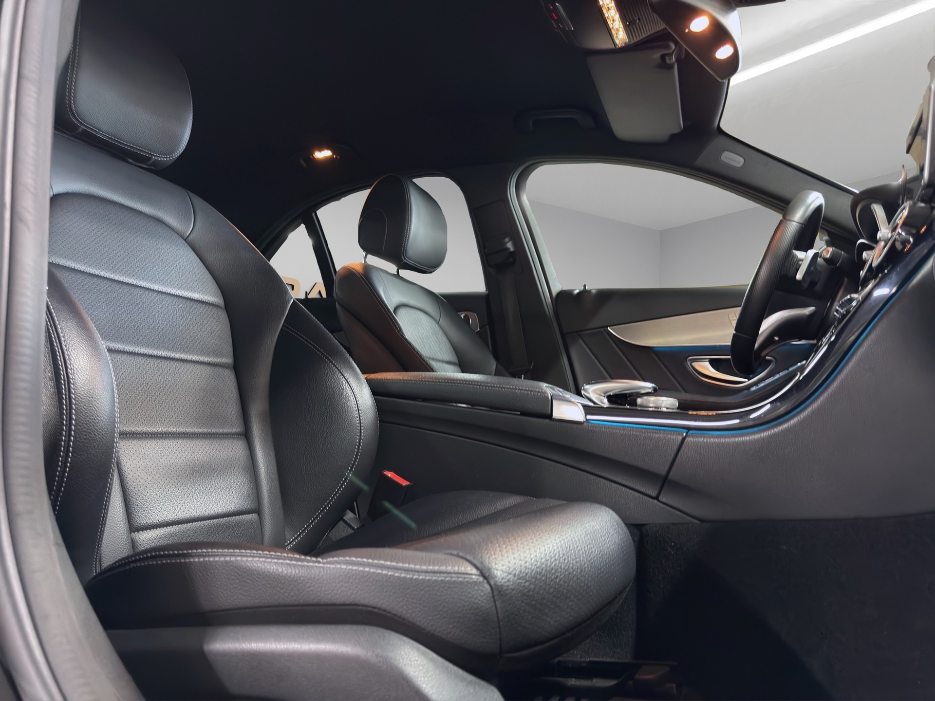 MERCEDES-BENZ C 300 AMG Line 7G-Tronic-image-13