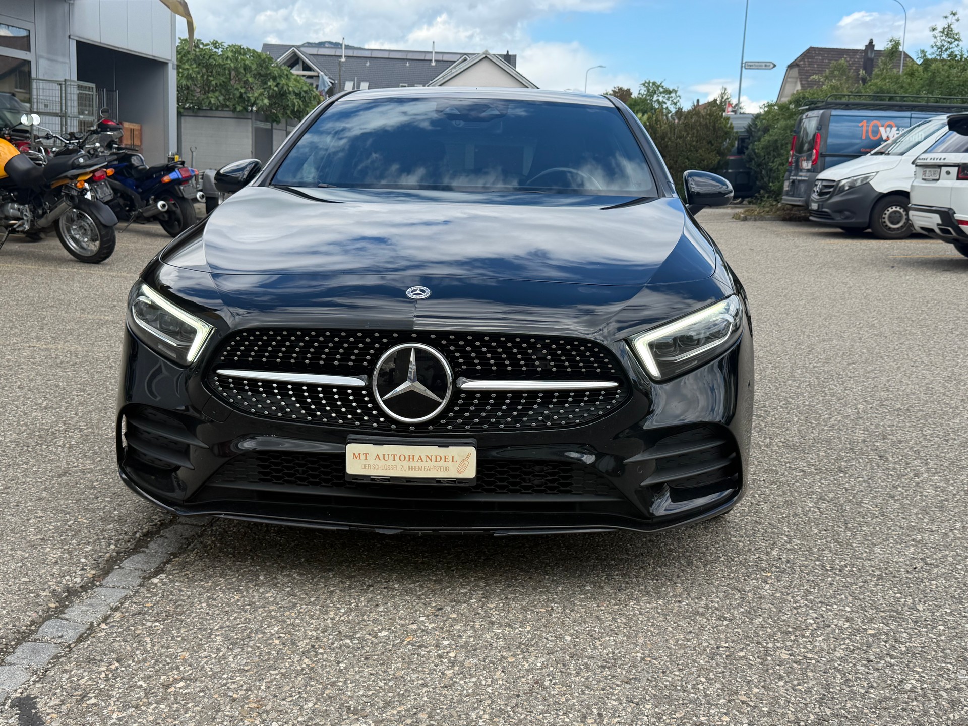 MERCEDES-BENZ A 180 Night Star AMG Line 7G-DCT-showroom-element-1