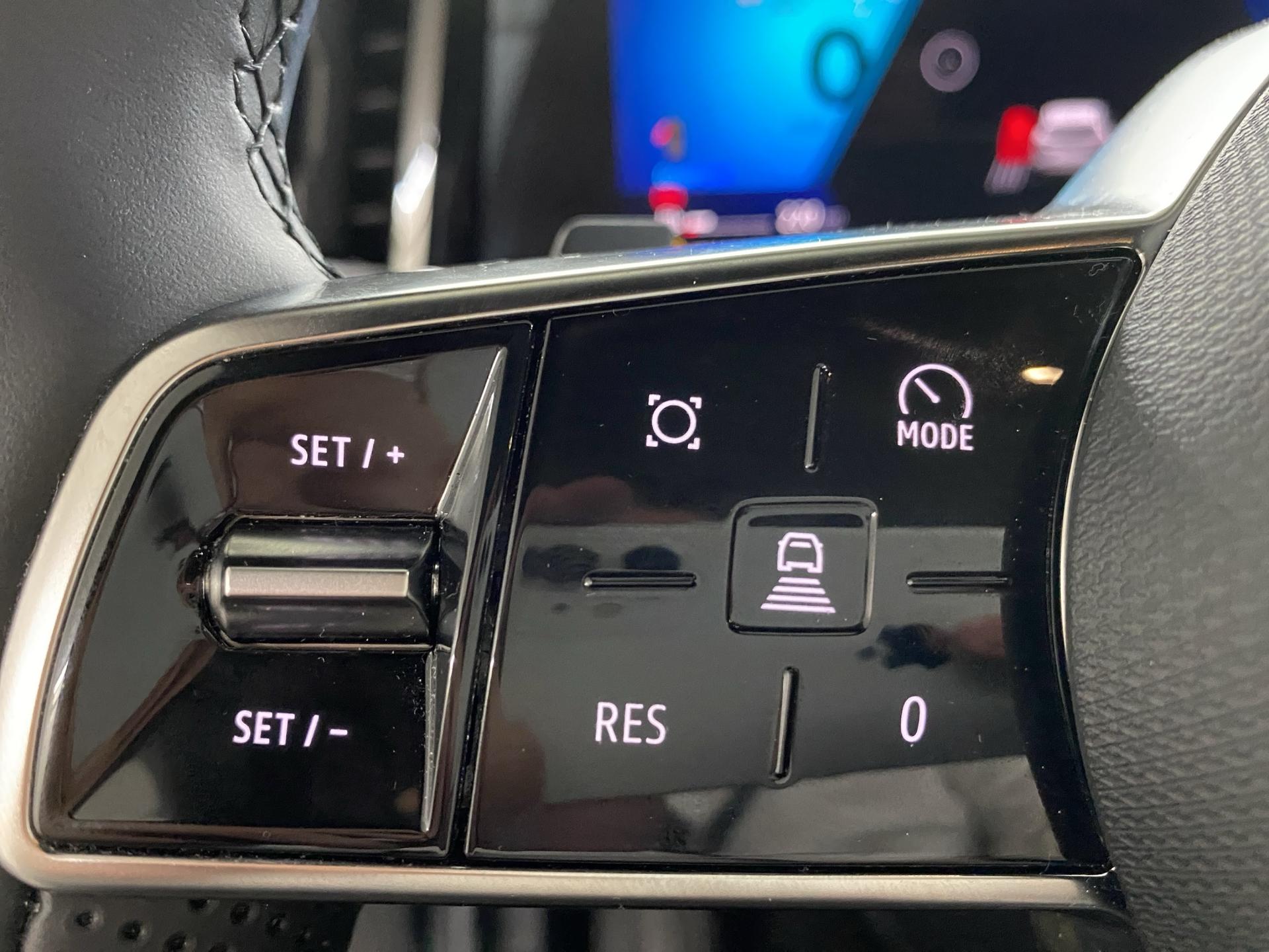 RENAULT Espace 1.2 E-Tech 200 Iconic 5-Sitze-image-17