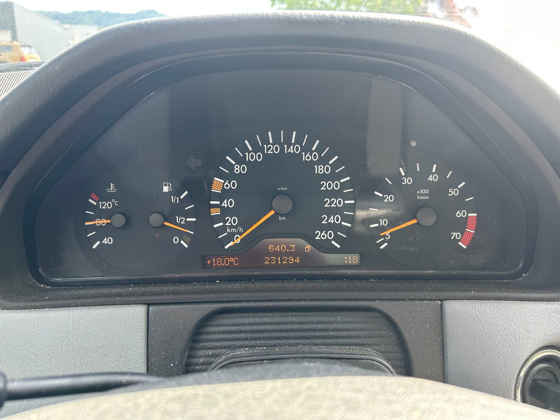 MERCEDES-BENZ E 280 Avantgarde 4-Matic Automatic-image-9