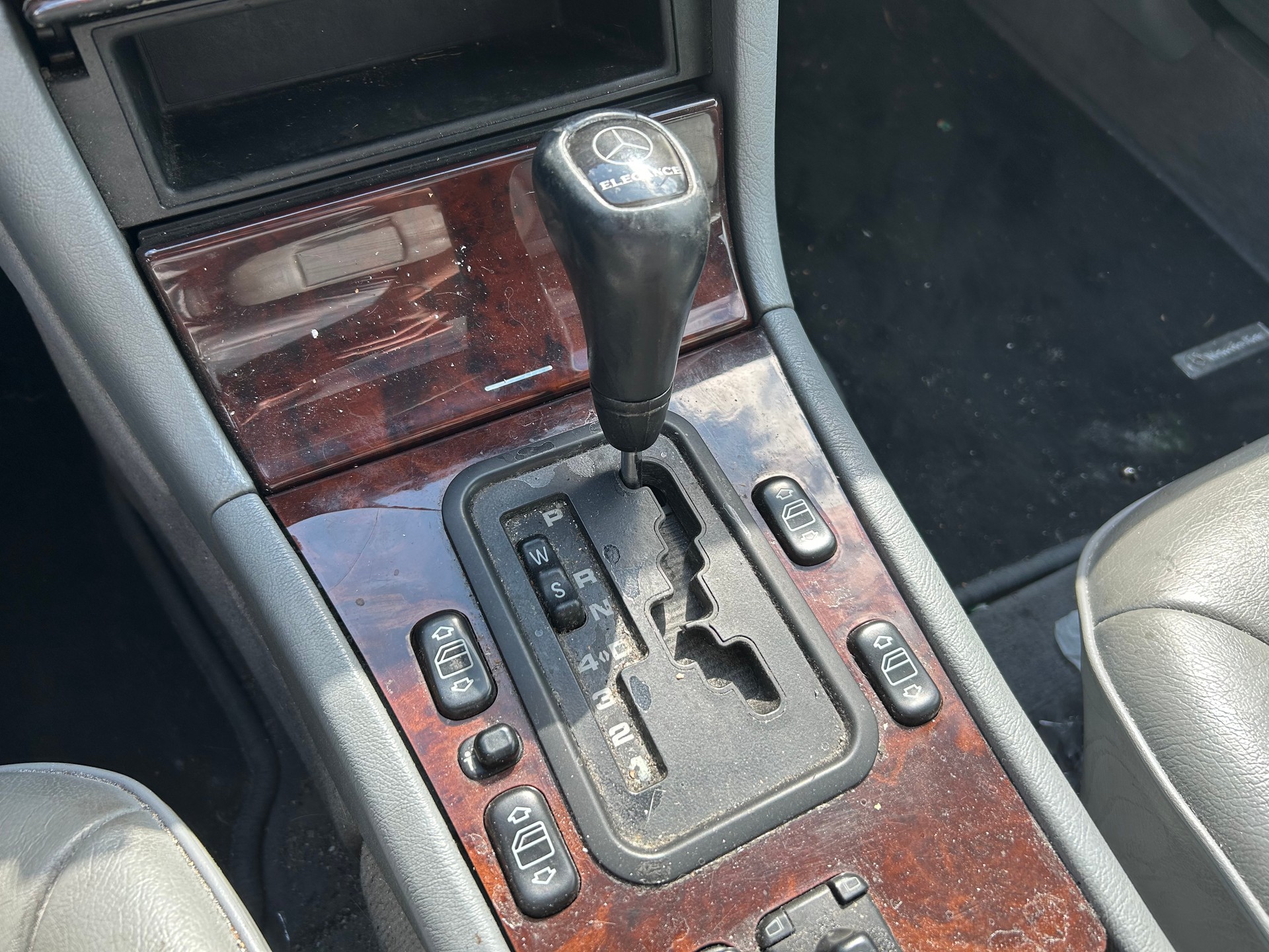 MERCEDES-BENZ E 280 Avantgarde 4-Matic Automatic-image-12