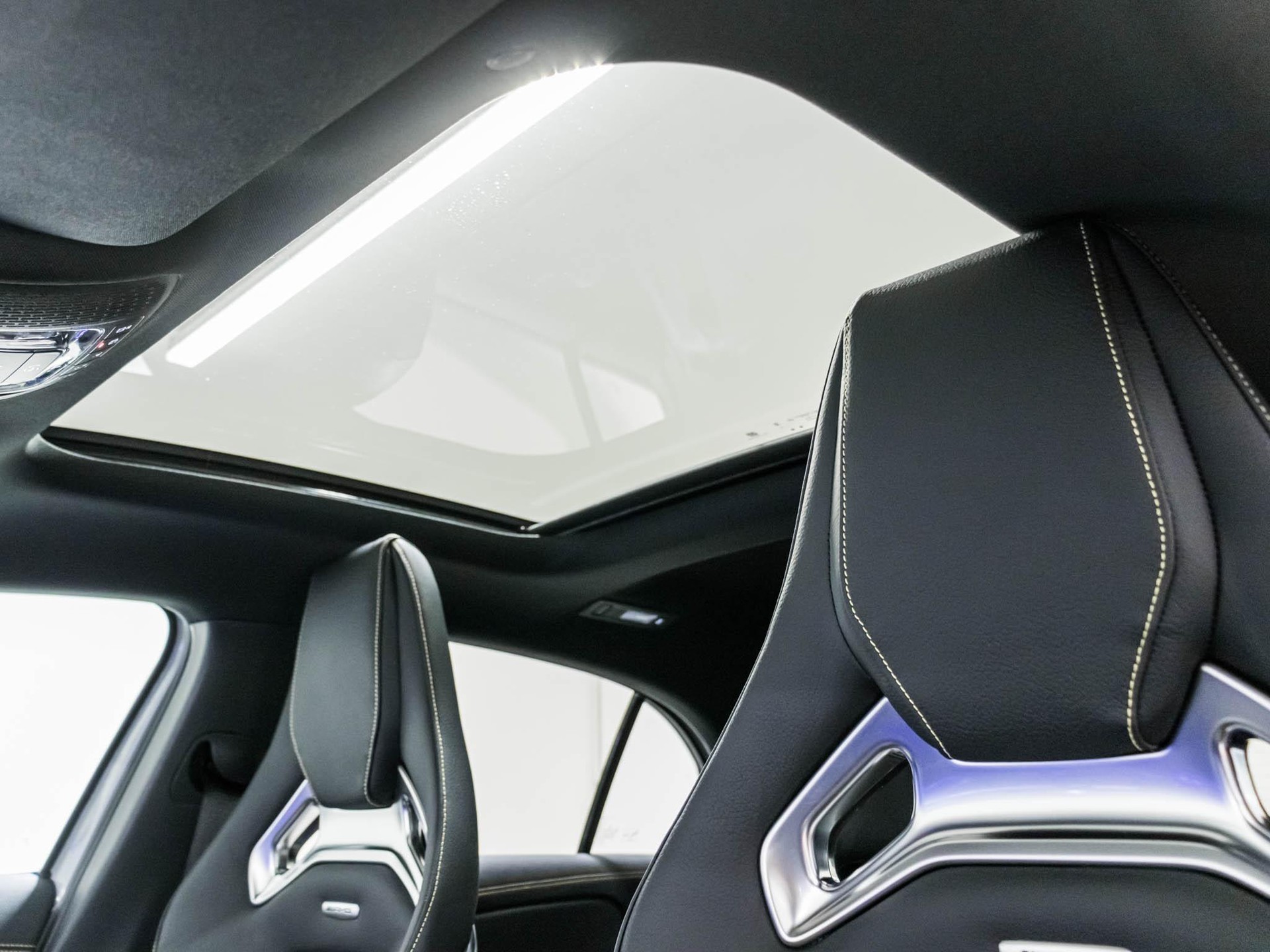MERCEDES-BENZ A 45 S AMG 4MATIC+-image-8