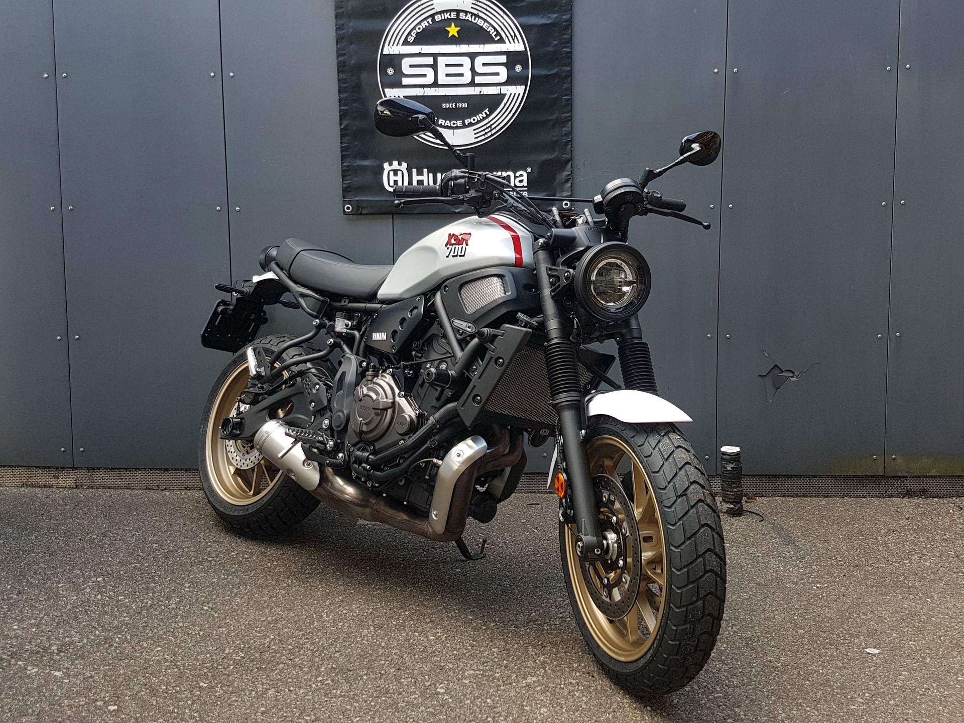 YAMAHA XSR 700 XTribute-image-3