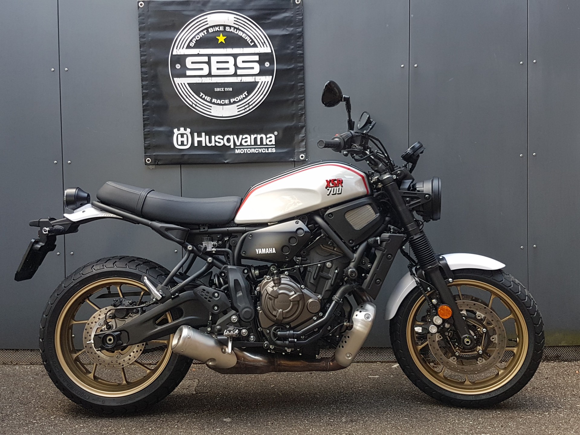 YAMAHA XSR 700 XTribute-image-0