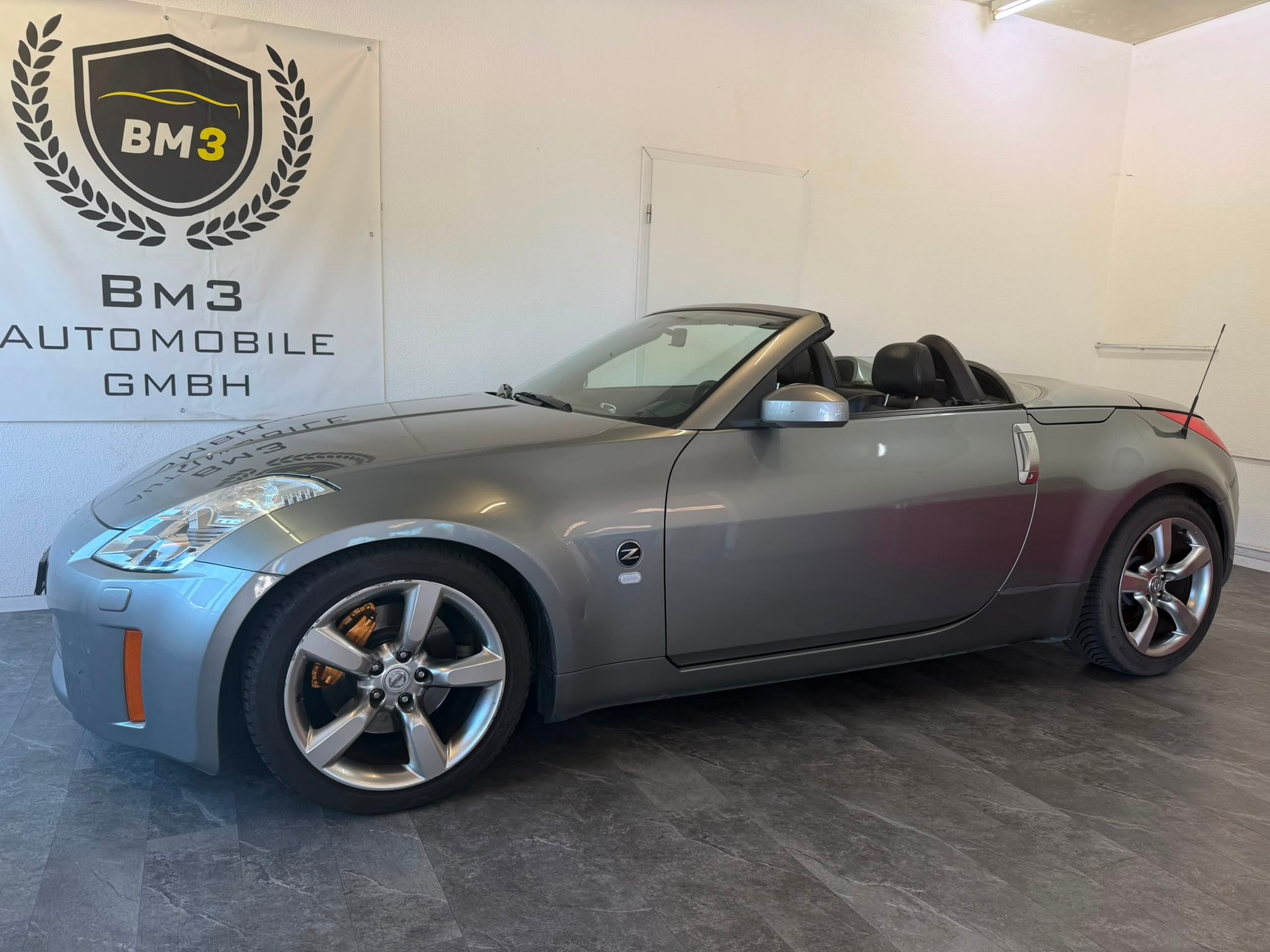 NISSAN 350 Z Roadster-image-2