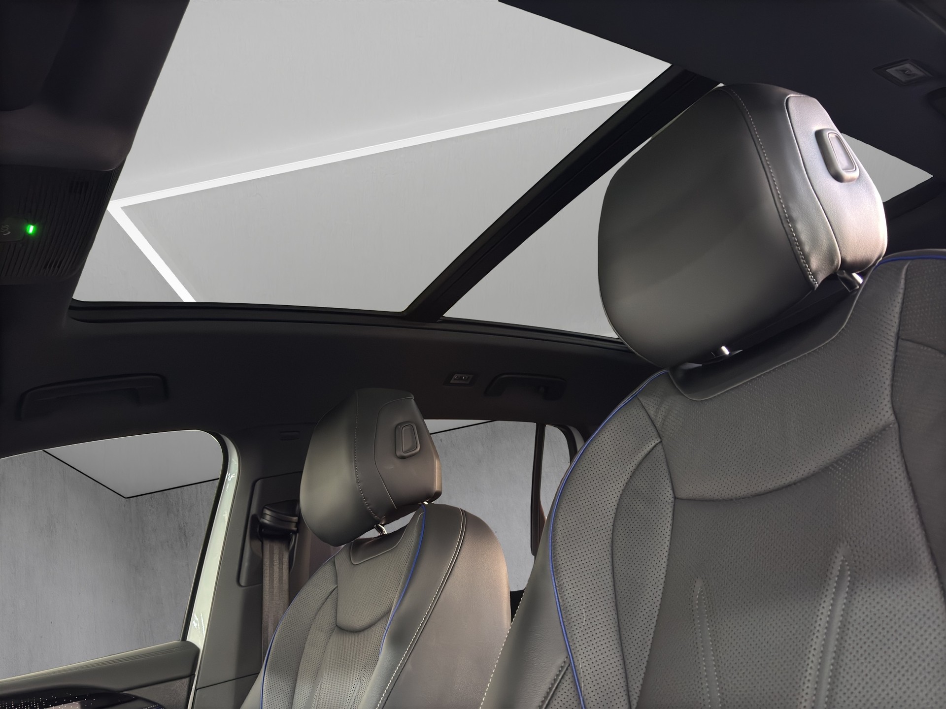 VW Tiguan 2.0 TSI DSG R-Line 4M. "AHK-Leder Varenna-Pano-360°Kam.-Black Style"-image-8