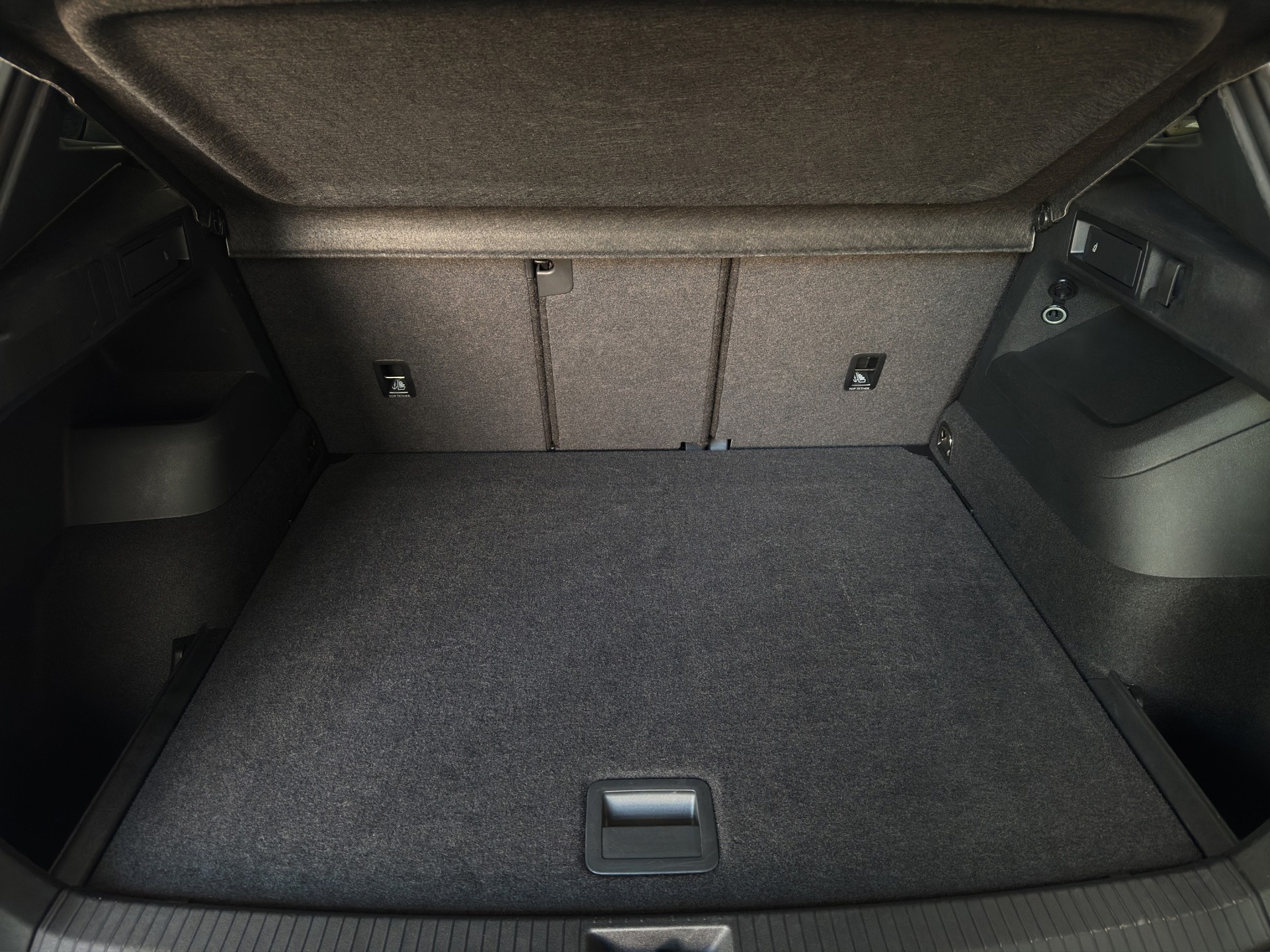 VW Tiguan 2.0 TSI DSG R-Line 4M. "AHK-Leder Varenna-Pano-360°Kam.-Black Style"-image-26
