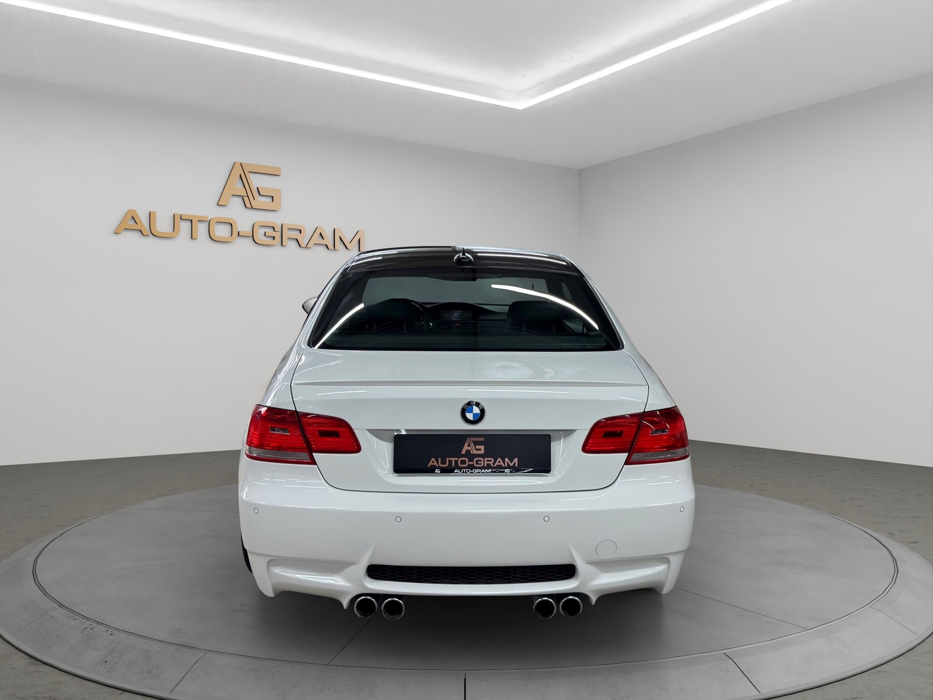 BMW M3 Coupé-showroom-element-3