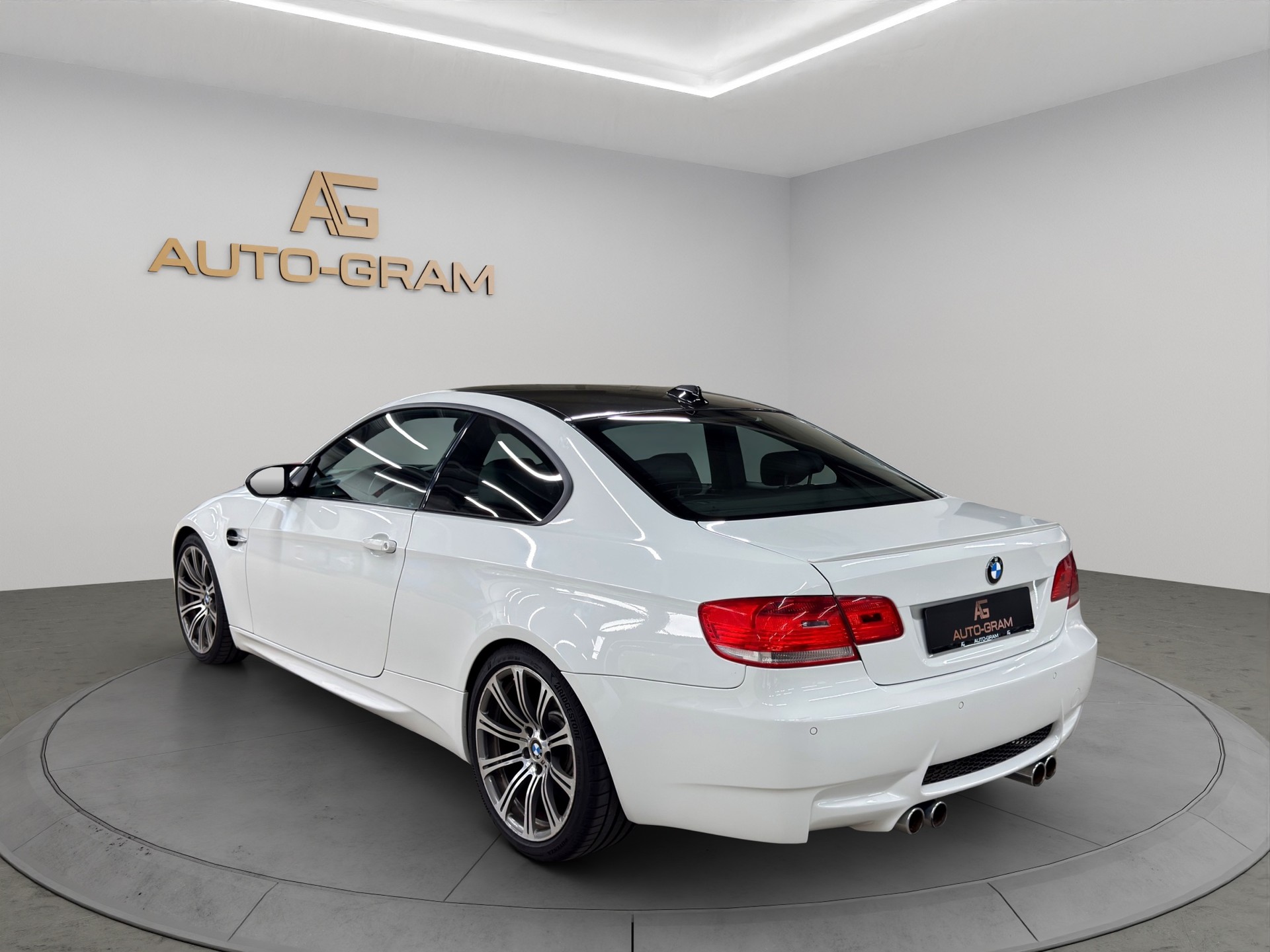 BMW M3 Coupé-showroom-element-2