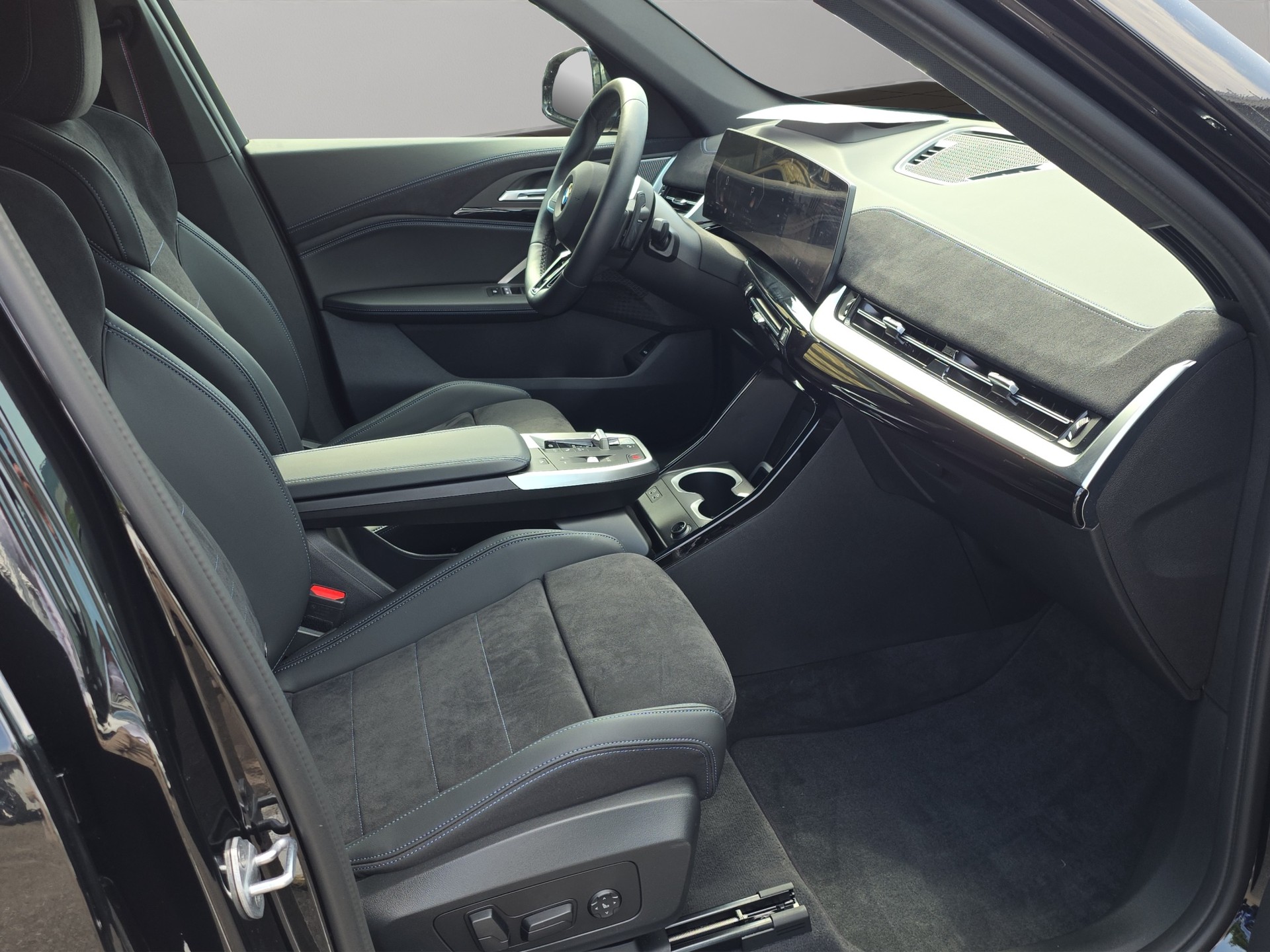 BMW X1 xDrive 23i 48V M Sport Pro-image-16