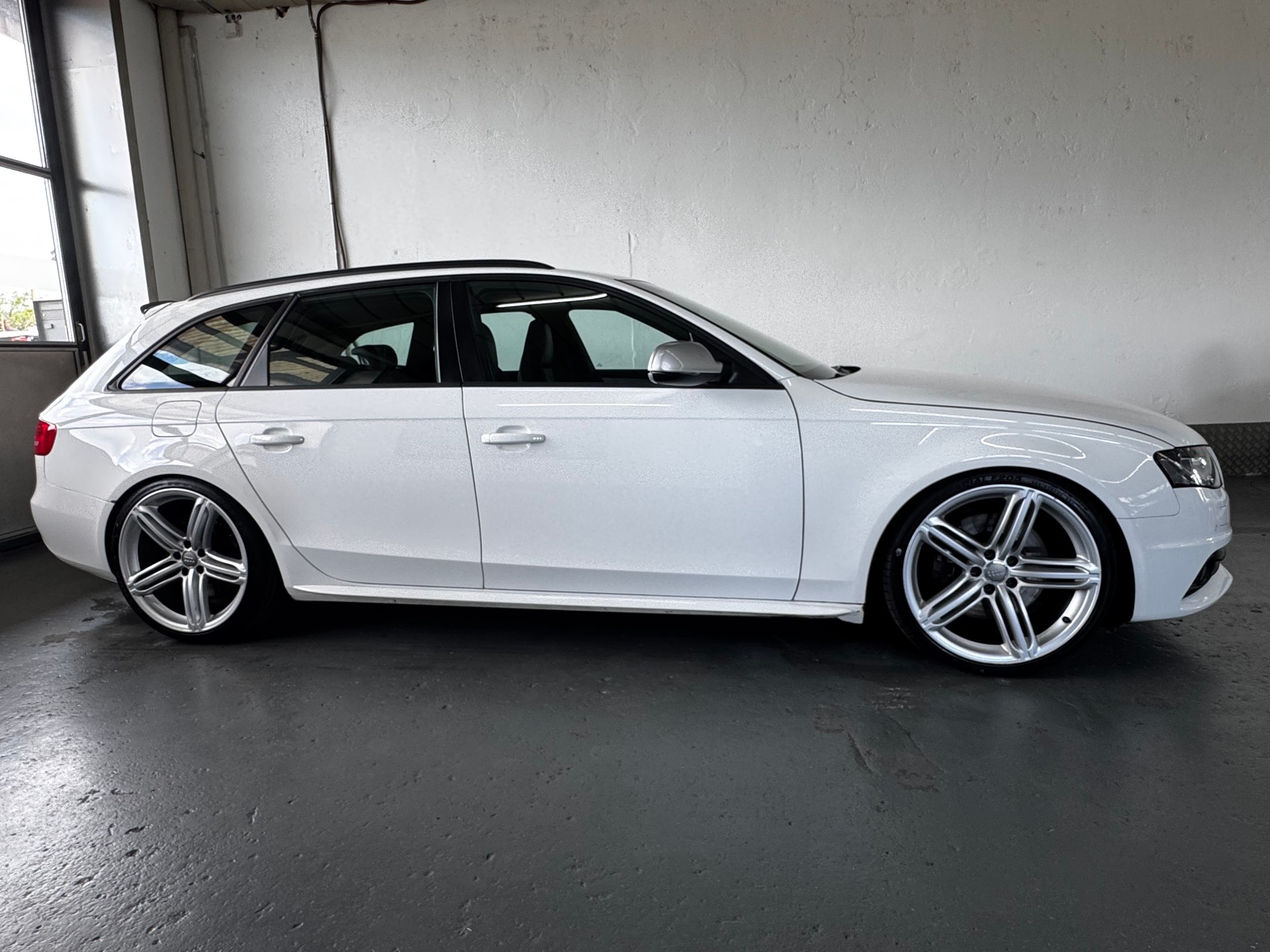 AUDI S4 Avant 3.0TFSI-image-7