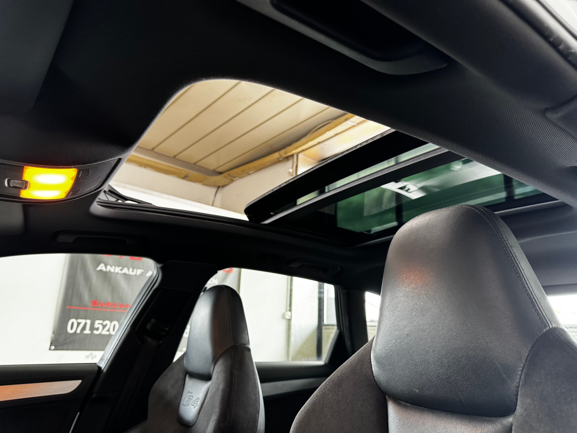 AUDI S4 Avant 3.0TFSI-image-19