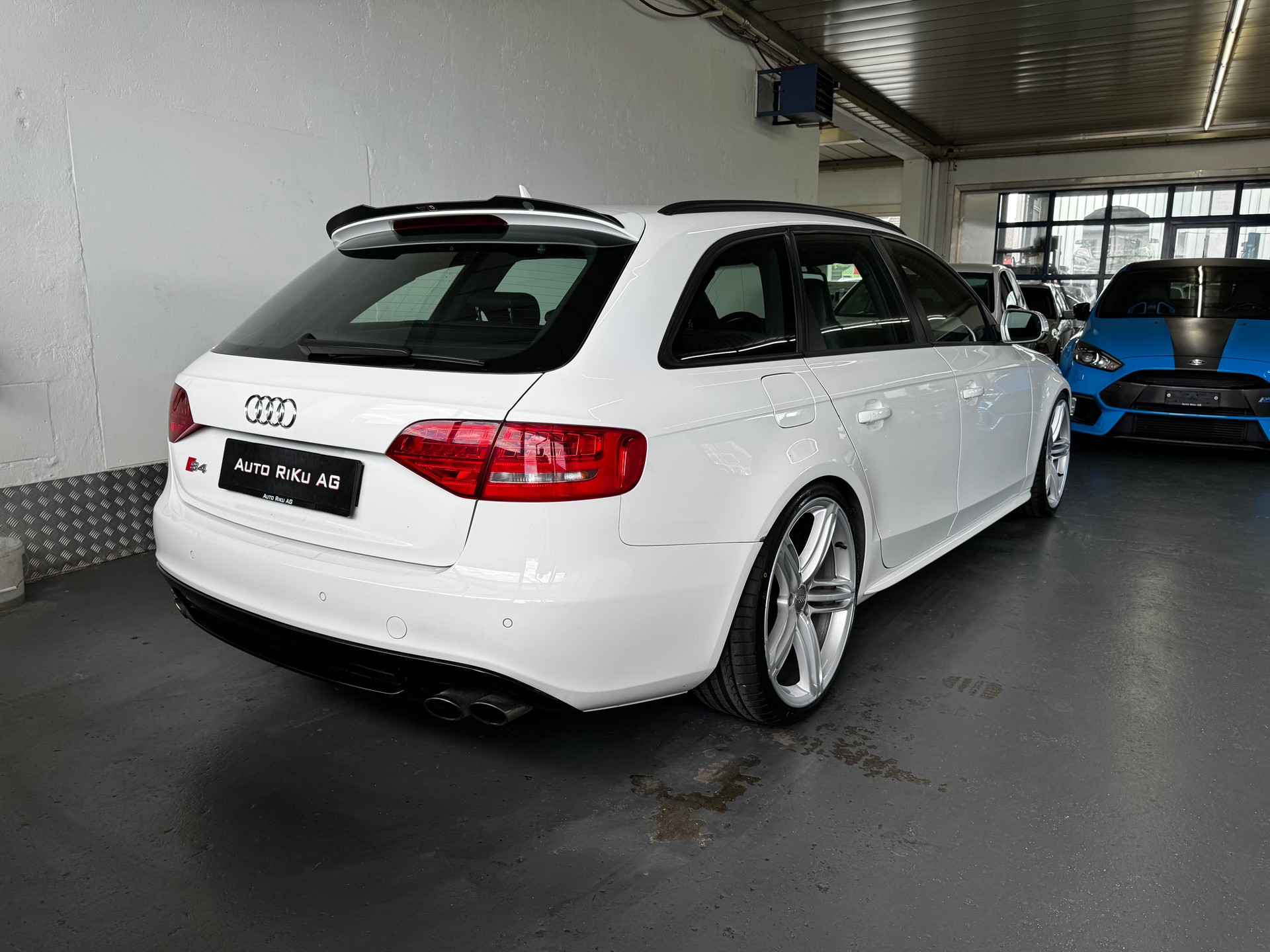 AUDI S4 Avant 3.0TFSI-image-9