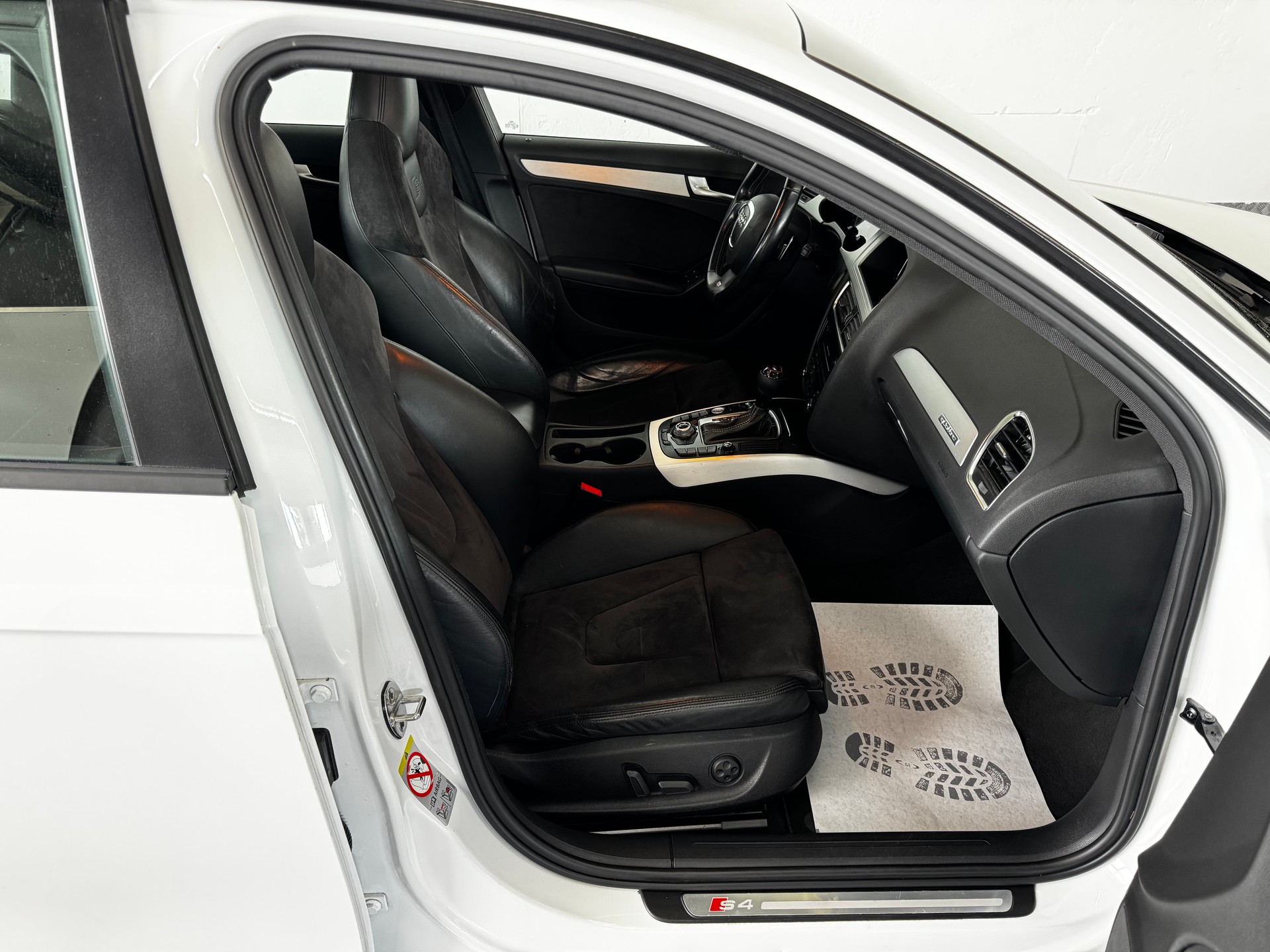 AUDI S4 Avant 3.0TFSI-image-21