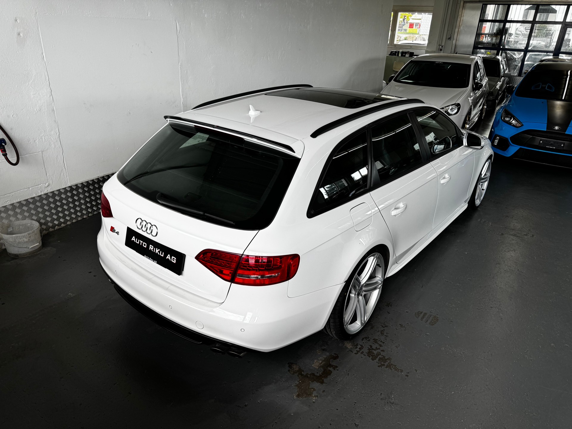 AUDI S4 Avant 3.0TFSI-image-8