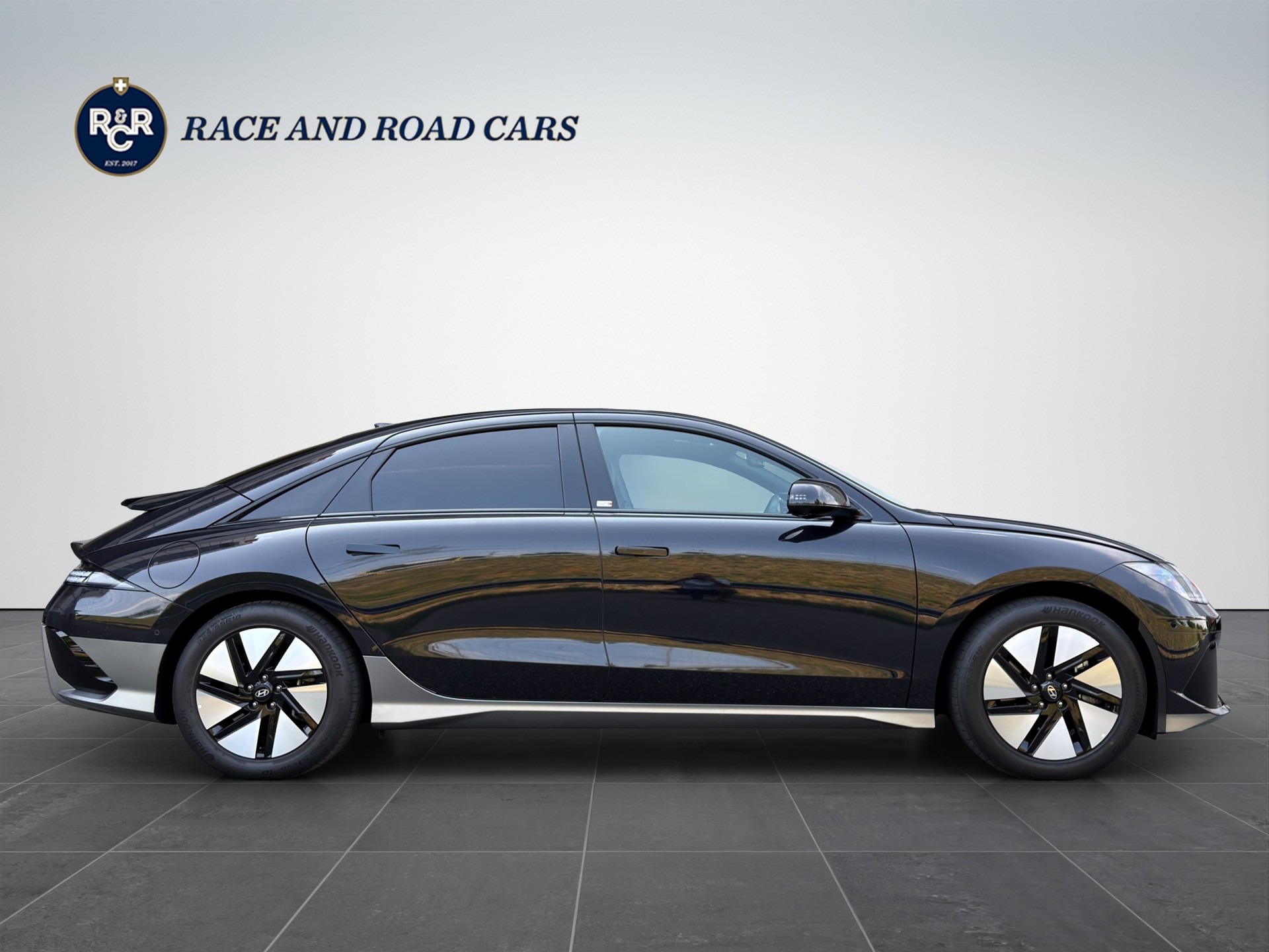 HYUNDAI Ioniq 6 - Launch Edition 4WD-showroom-element-3