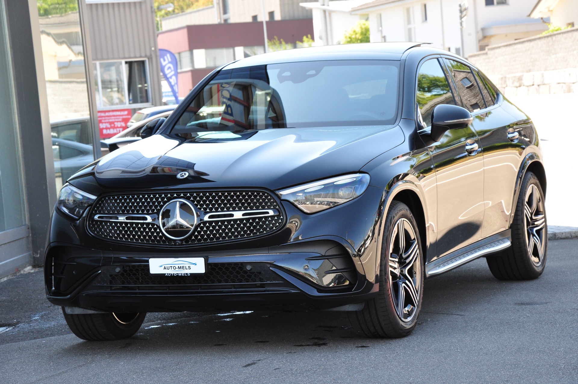 MERCEDES-BENZ GLC 300 4Matic AMG Line 9G-Tronic-image-11