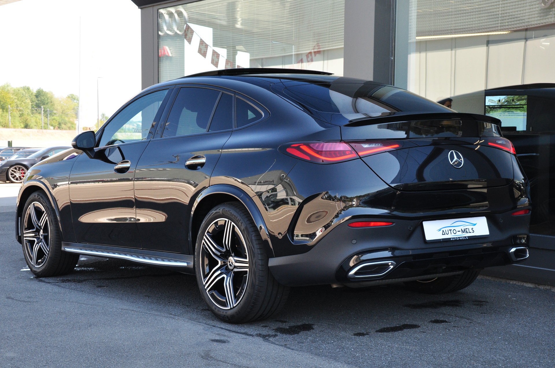 MERCEDES-BENZ GLC 300 4Matic AMG Line 9G-Tronic-image-4