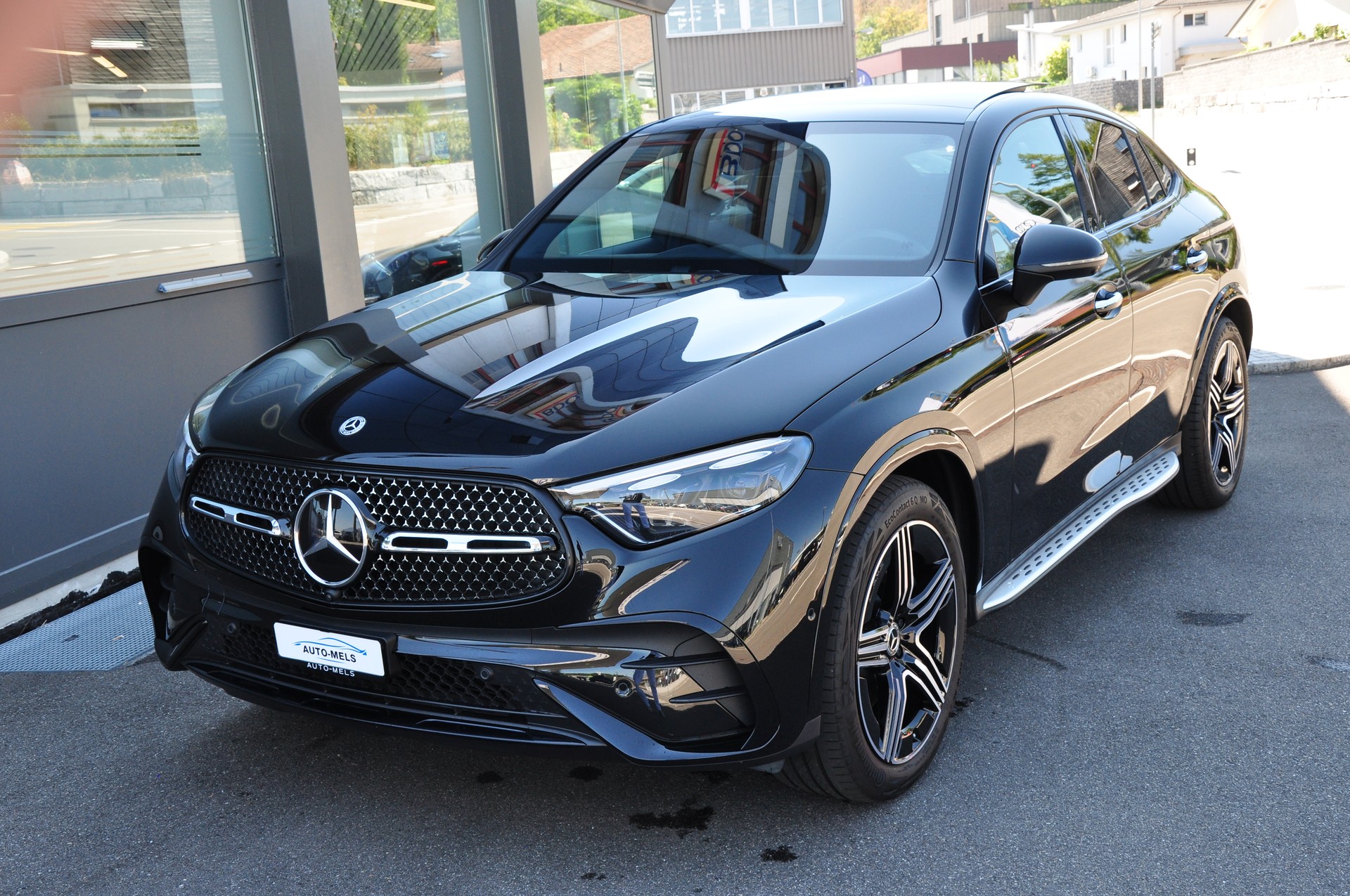 MERCEDES-BENZ GLC 300 4Matic AMG Line 9G-Tronic-image-12
