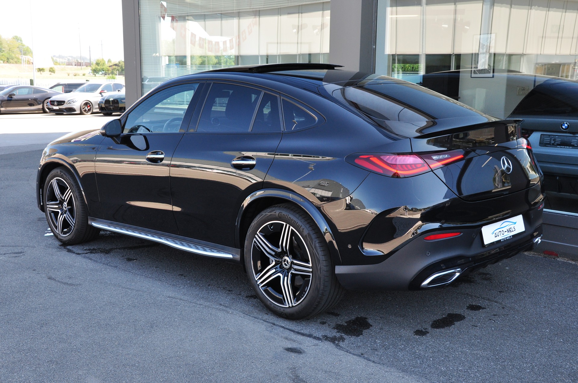 MERCEDES-BENZ GLC 300 4Matic AMG Line 9G-Tronic-image-5