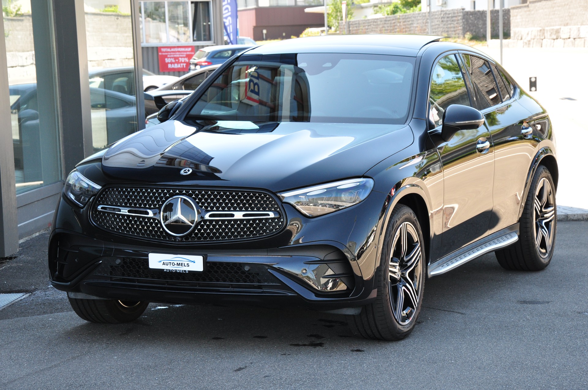 MERCEDES-BENZ GLC 300 4Matic AMG Line 9G-Tronic-image-13
