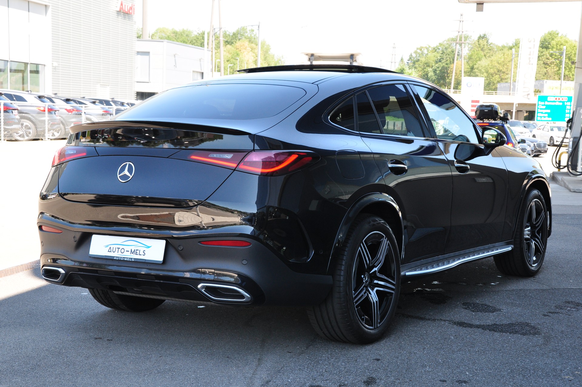 MERCEDES-BENZ GLC 300 4Matic AMG Line 9G-Tronic-image-7