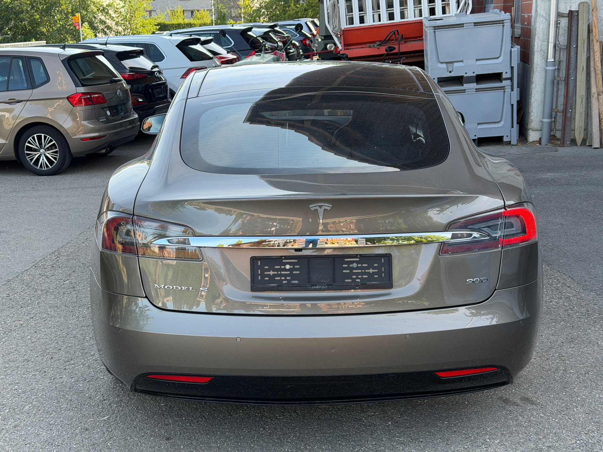 TESLA Model S 90 D-image-2
