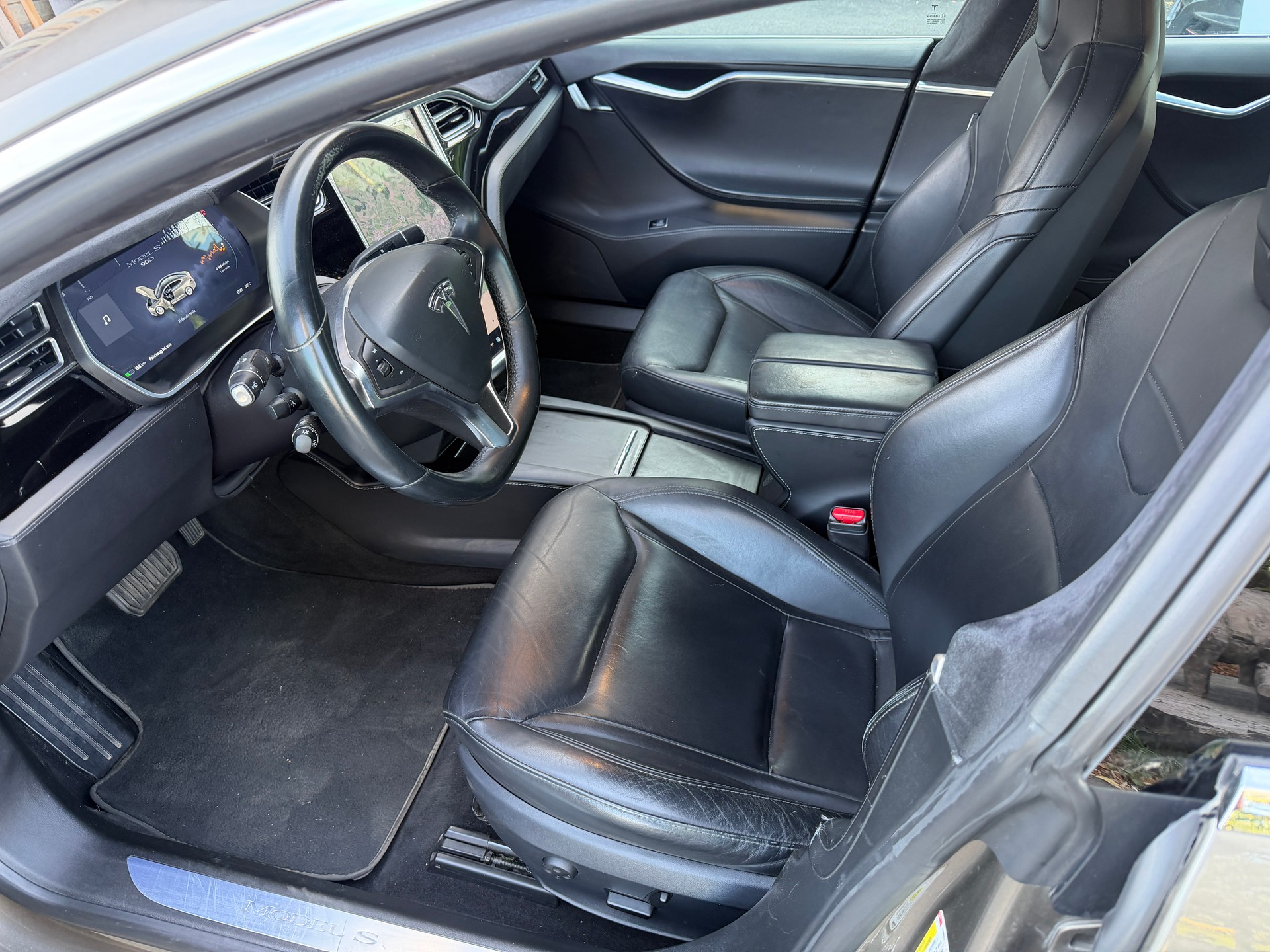 TESLA Model S 90 D-image-5